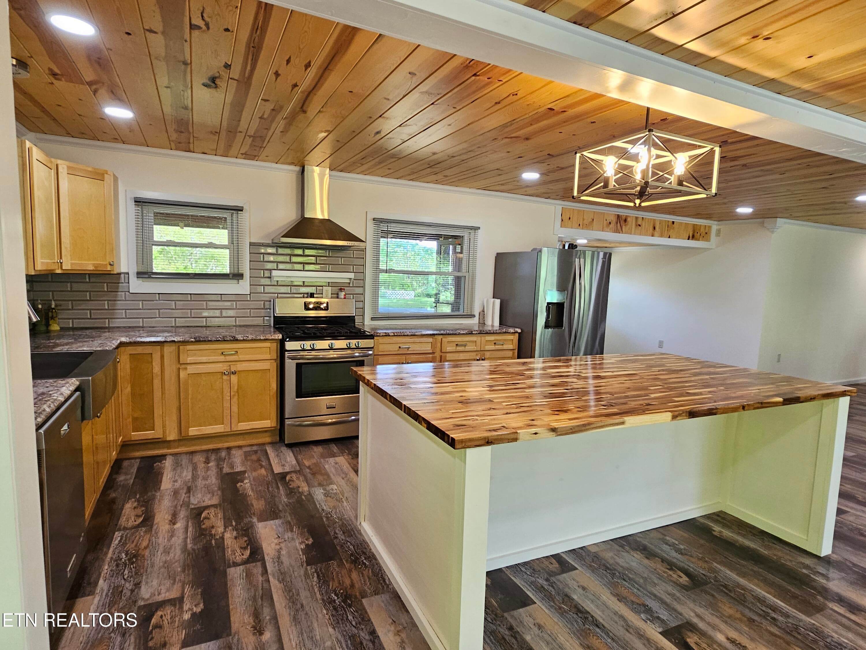 Kitchen - 355 Eli Lane, Oneida, TN 37841