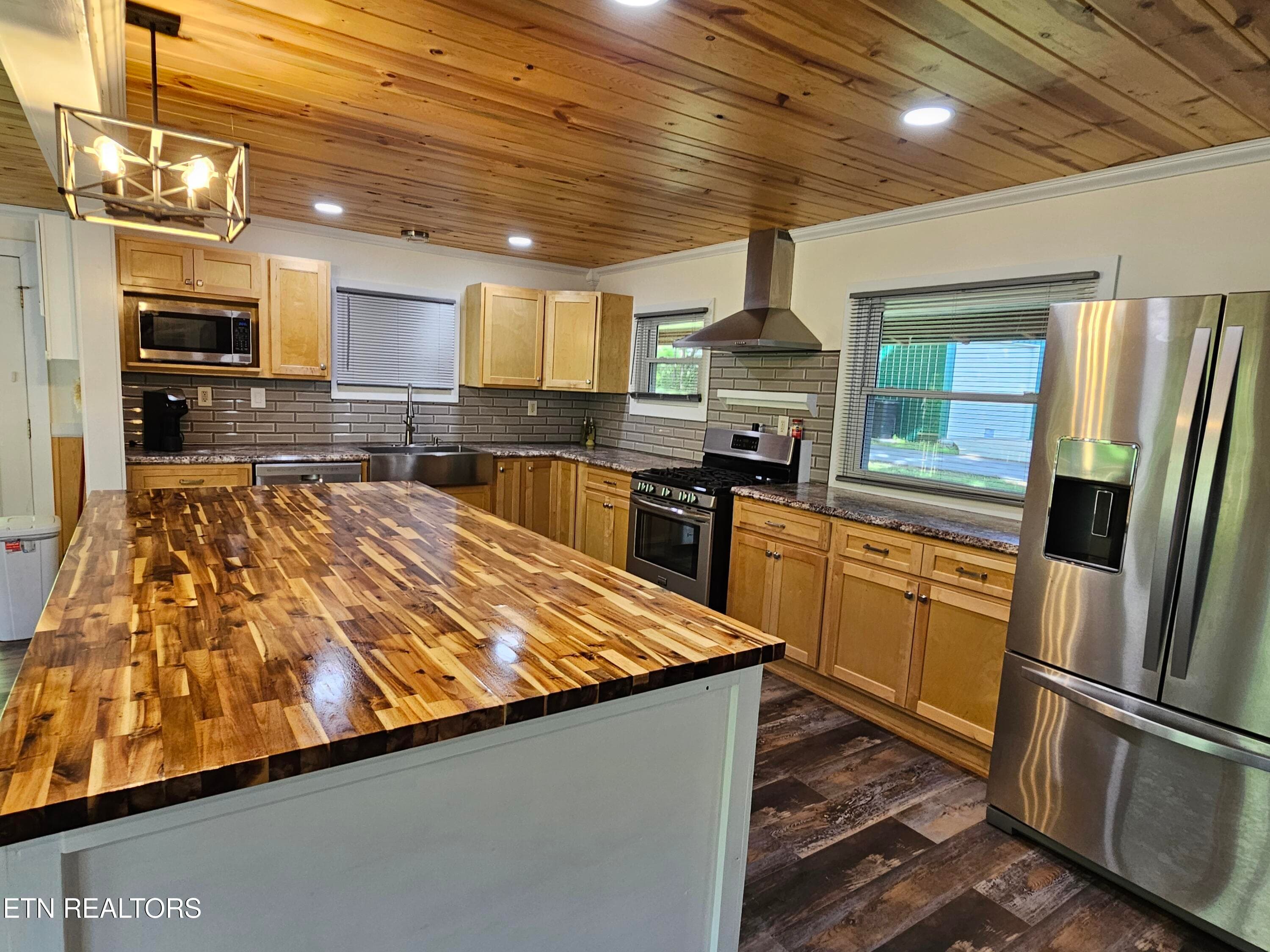 Kitchen - 355 Eli Lane, Oneida, TN 37841