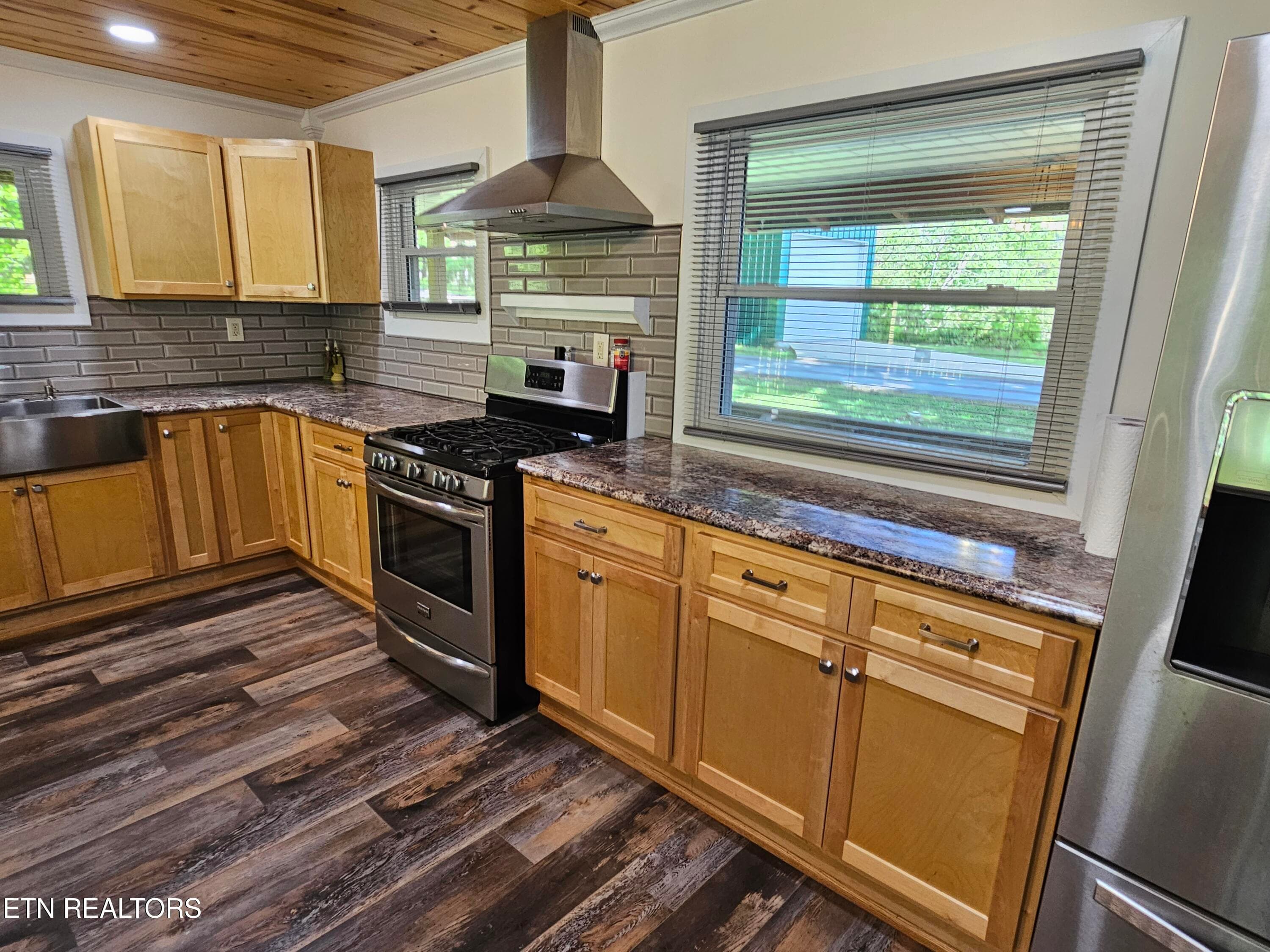 Kitchen - 355 Eli Lane, Oneida, TN 37841