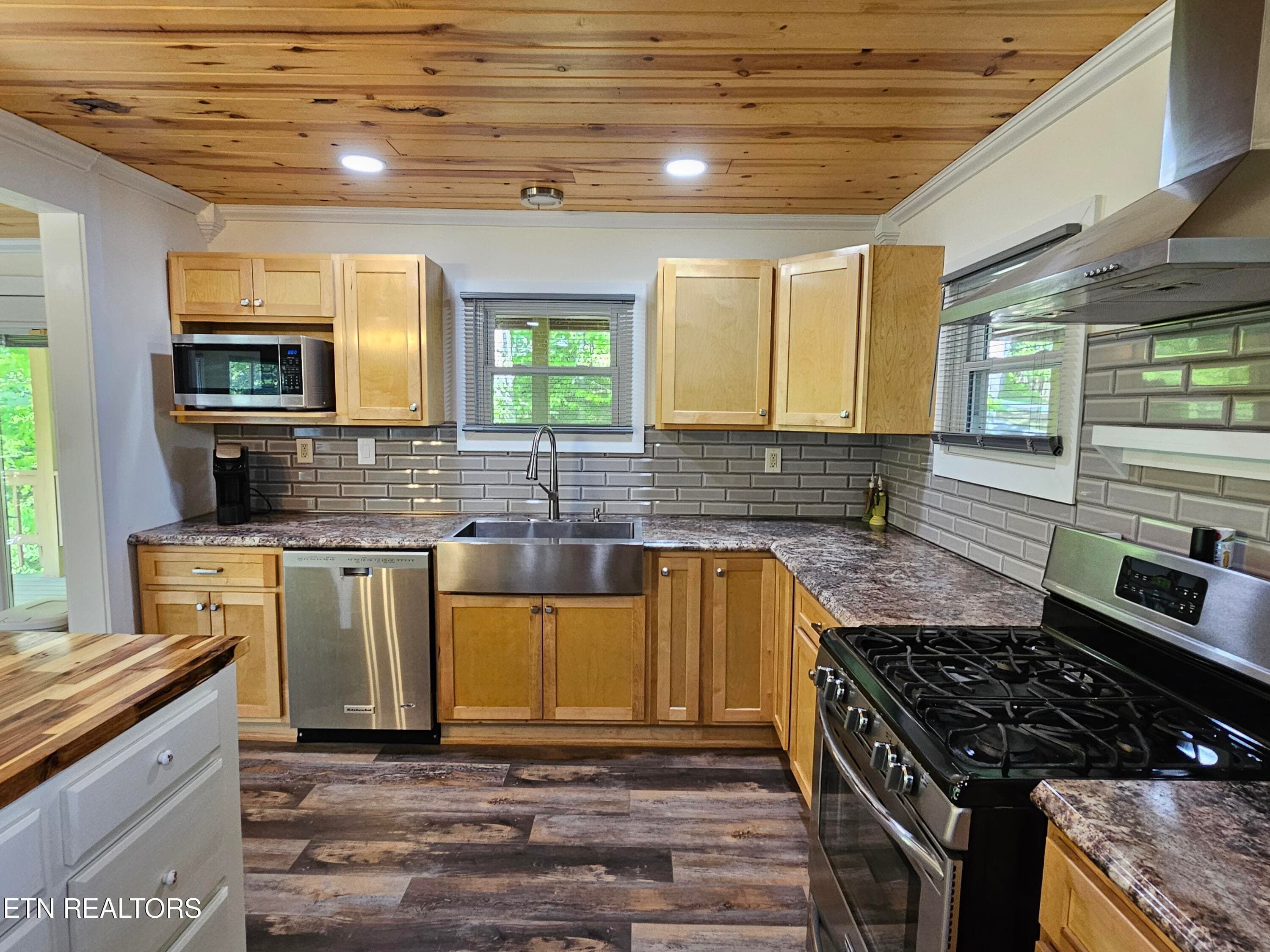 Kitchen - 355 Eli Lane, Oneida, TN 37841