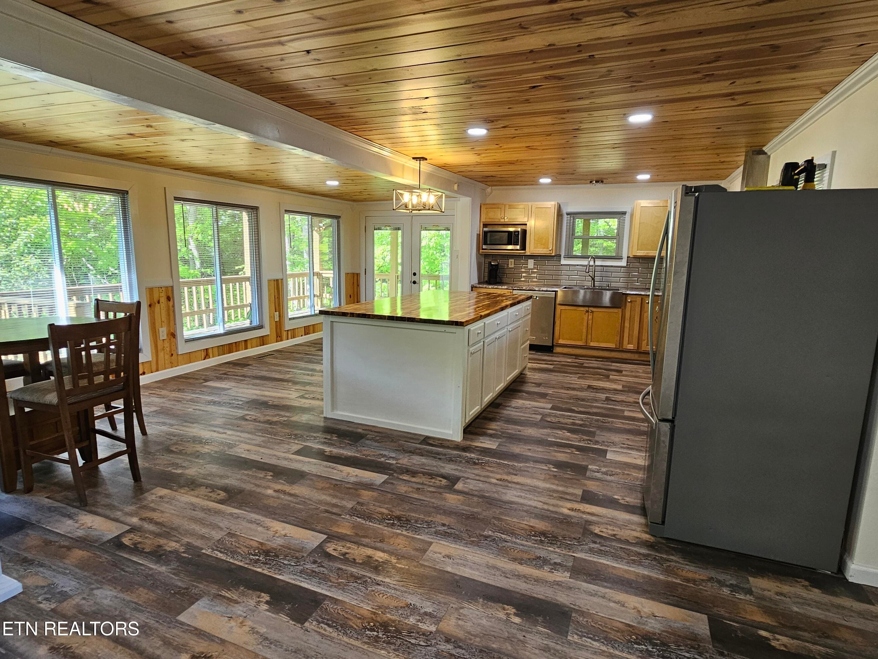 Kitchen - 355 Eli Lane, Oneida, TN 37841