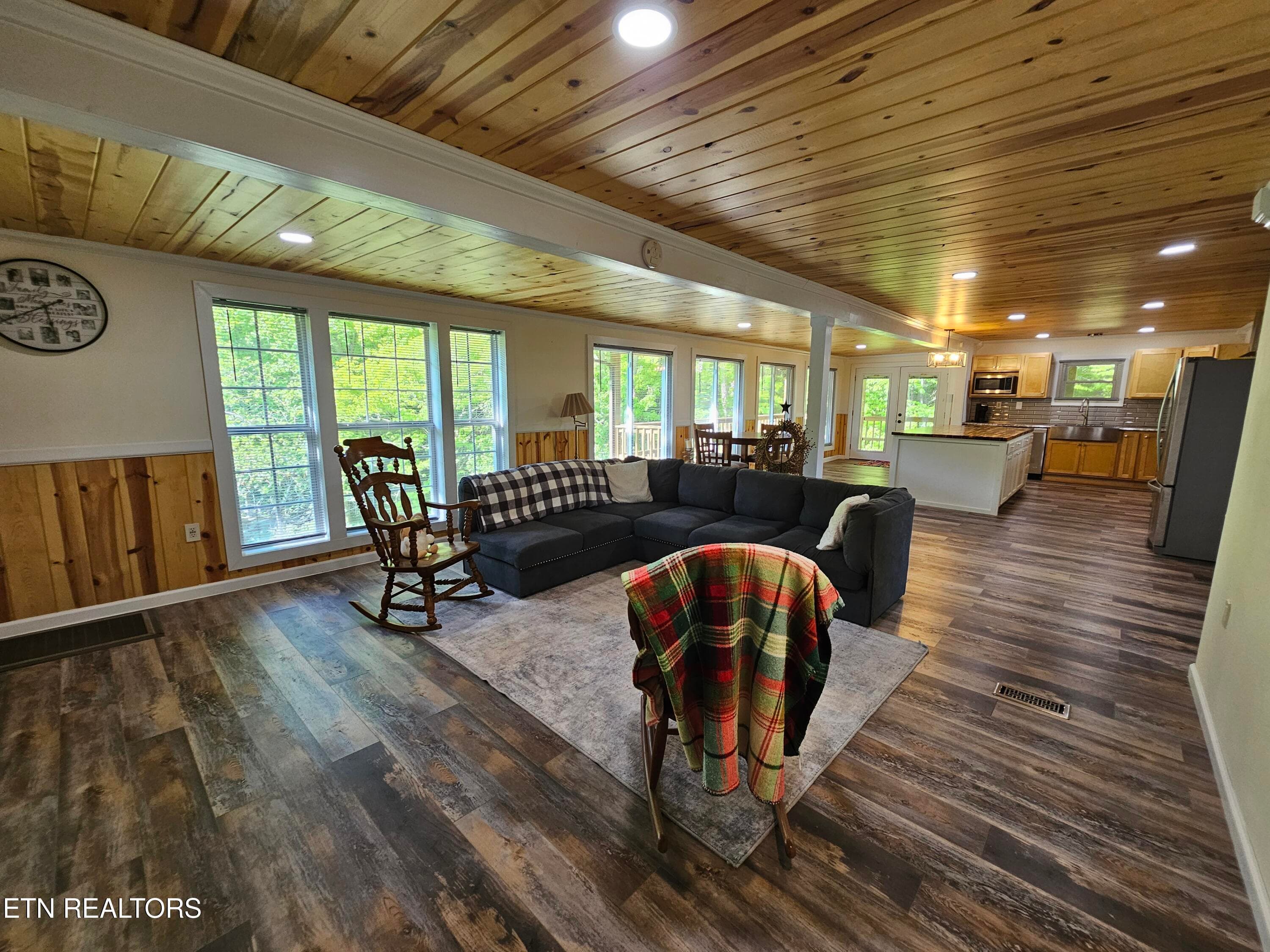 Living Room - 355 Eli Lane, Oneida, TN 37841