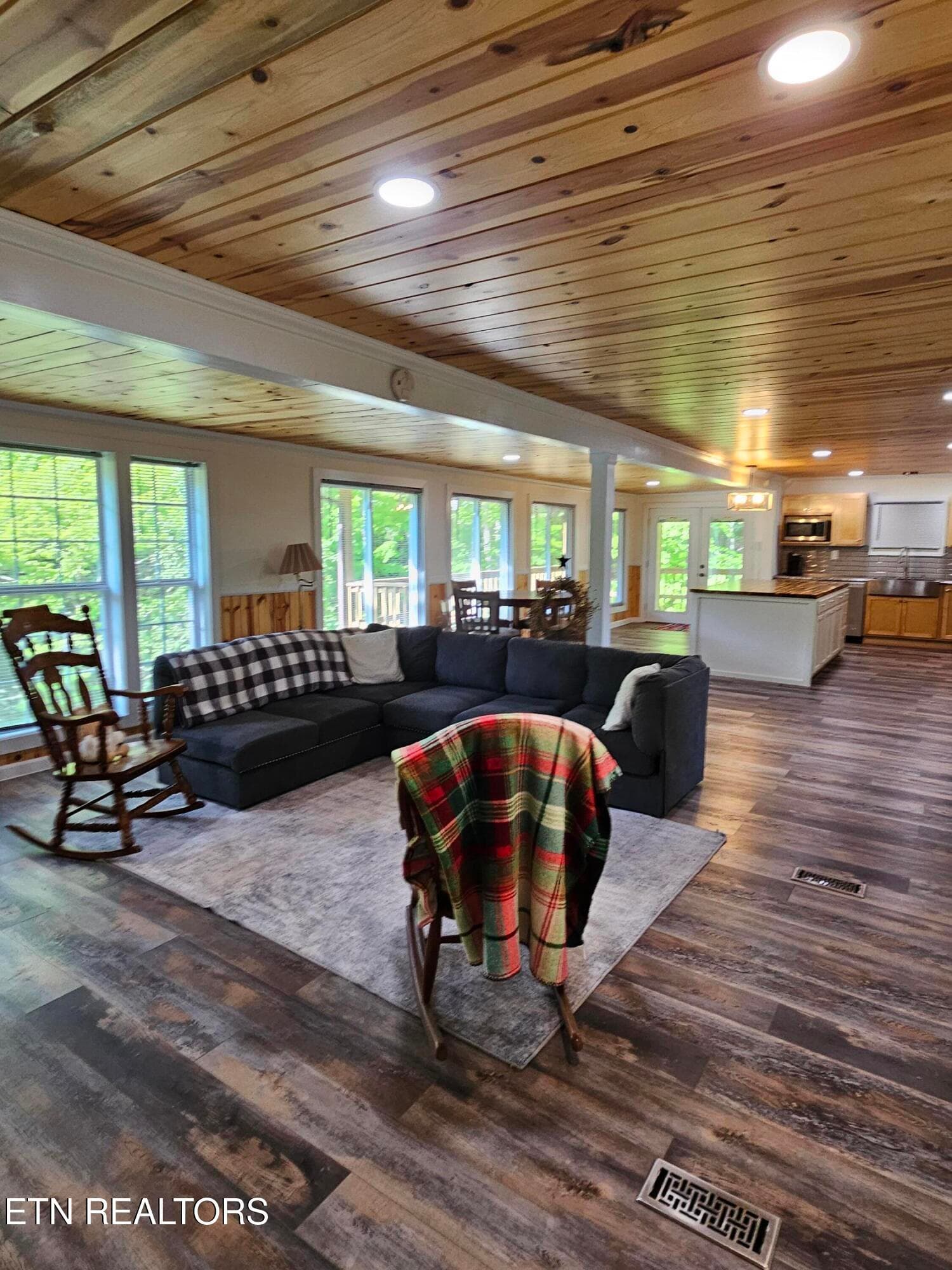 Living Room - 355 Eli Lane, Oneida, TN 37841
