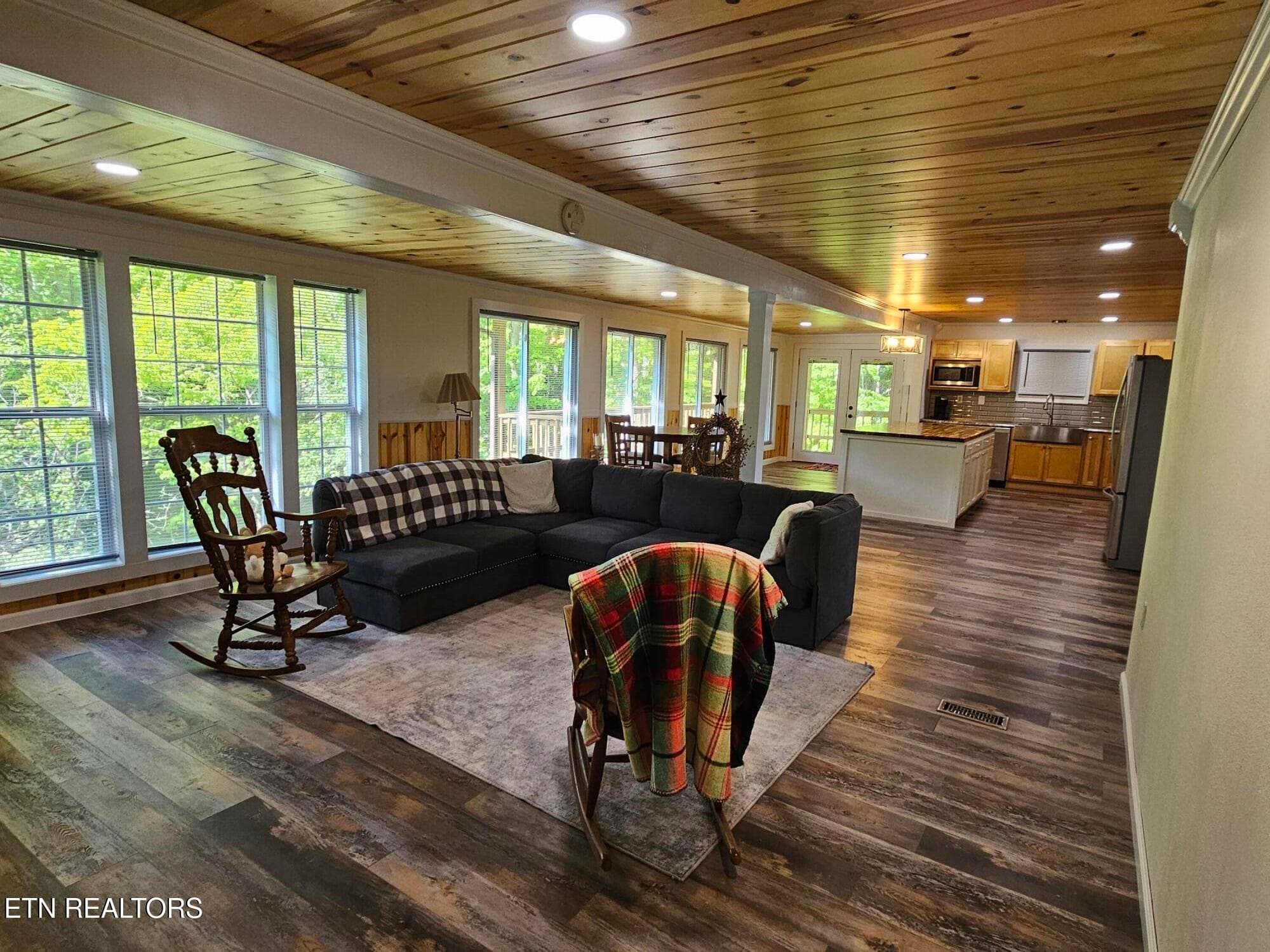 Living Room - 355 Eli Lane, Oneida, TN 37841
