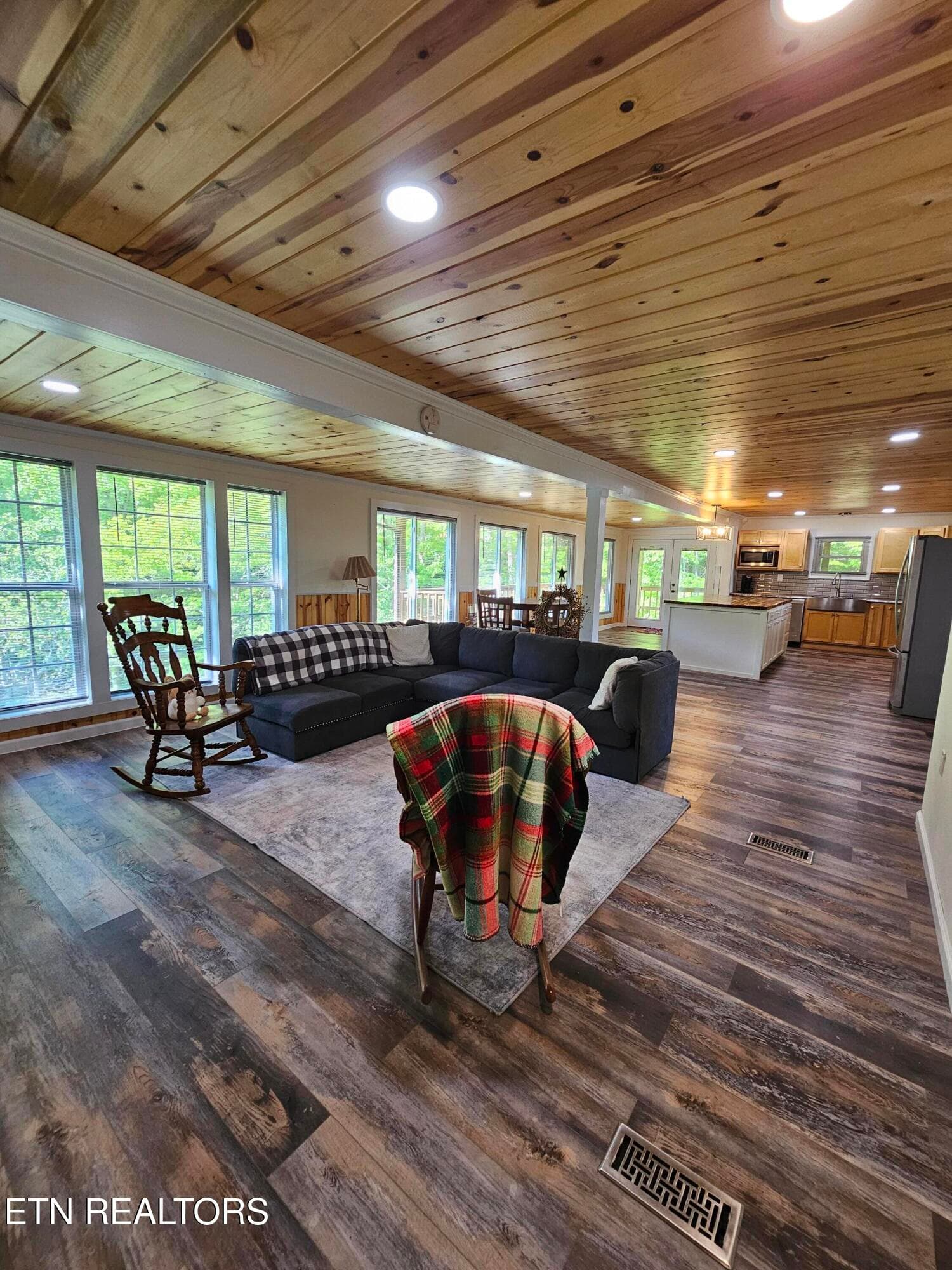 Living Room - 355 Eli Lane, Oneida, TN 37841