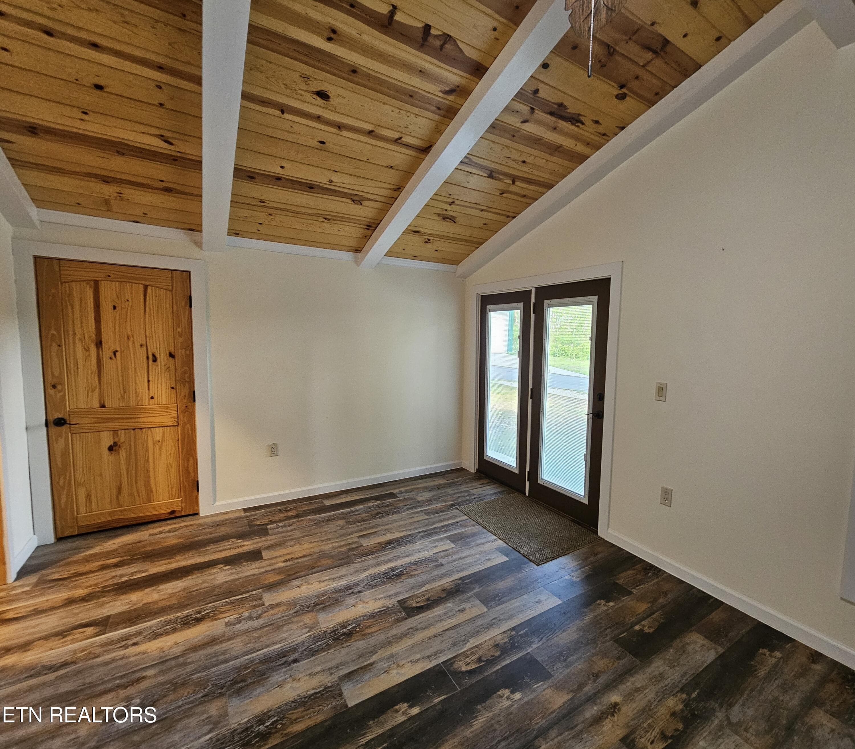 Primary BR - 355 Eli Lane, Oneida, TN 37841