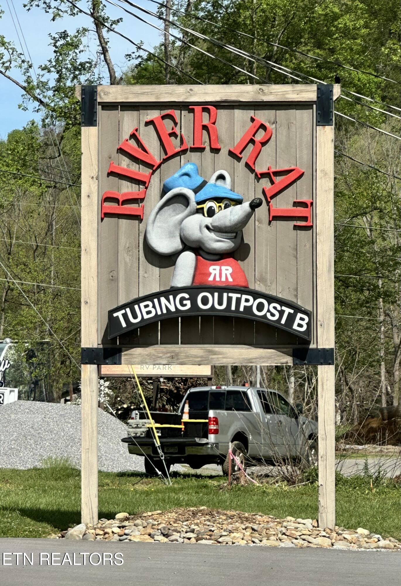 River Rat Tubing - Lot 196 Highway 73, Townsend, TN 37882