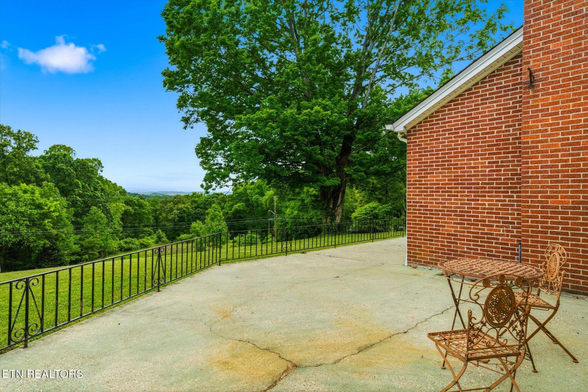 Front Patio - 5215 E Sunset Rd, Knoxville, TN 37914, Knoxville