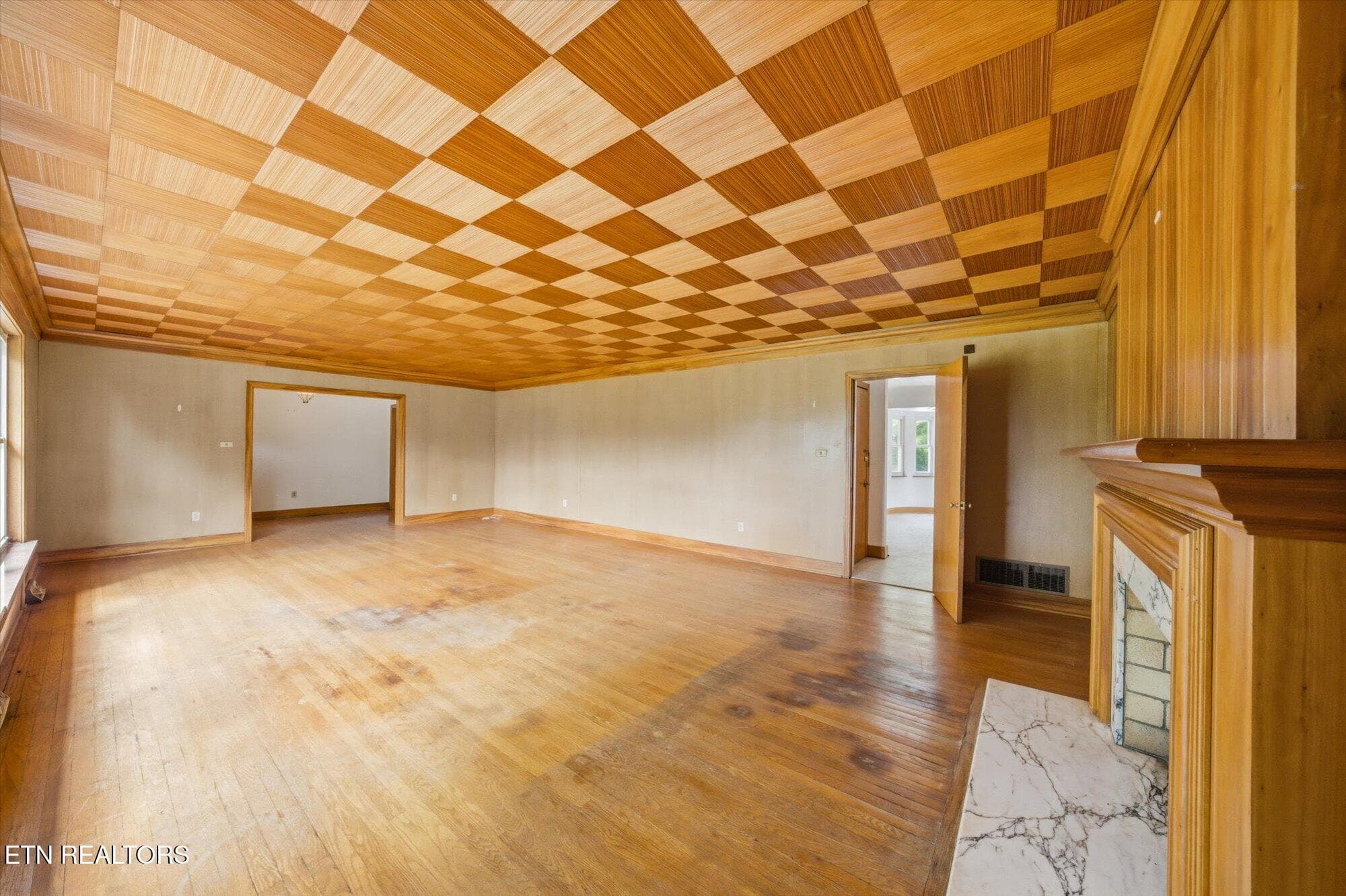 Living Room - 5215 E Sunset Rd, Knoxville, TN 37914, Knoxville