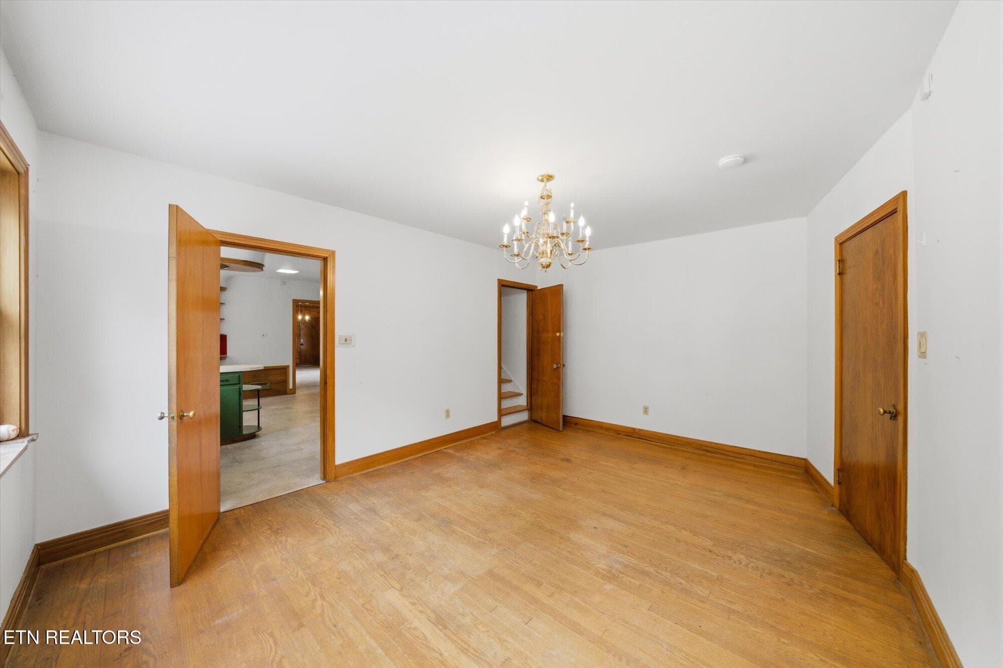 Dining Room - 5215 E Sunset Rd, Knoxville, TN 37914, Knoxville