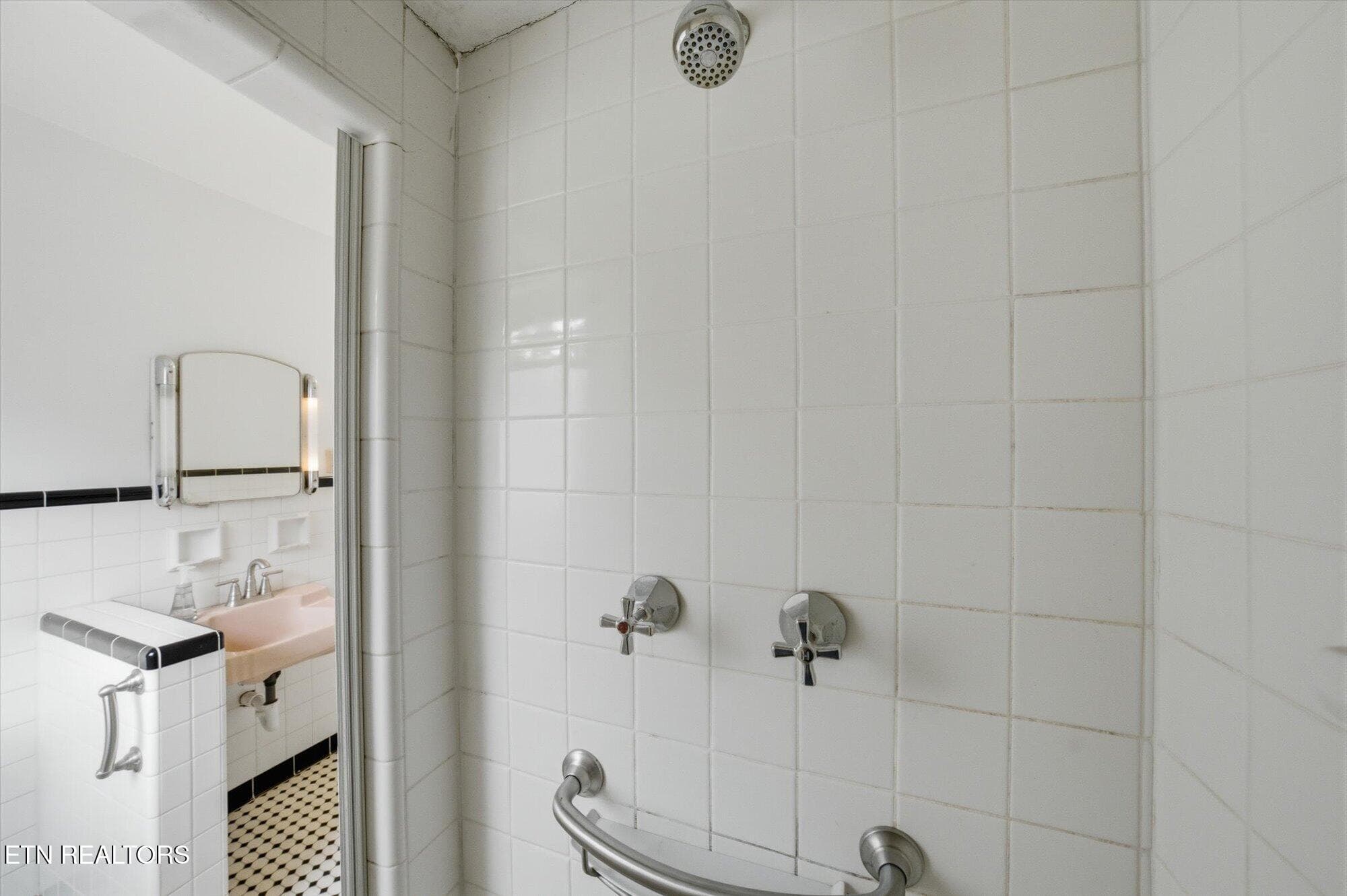 Bathroom #2 - 5215 E Sunset Rd, Knoxville, TN 37914, Knoxville