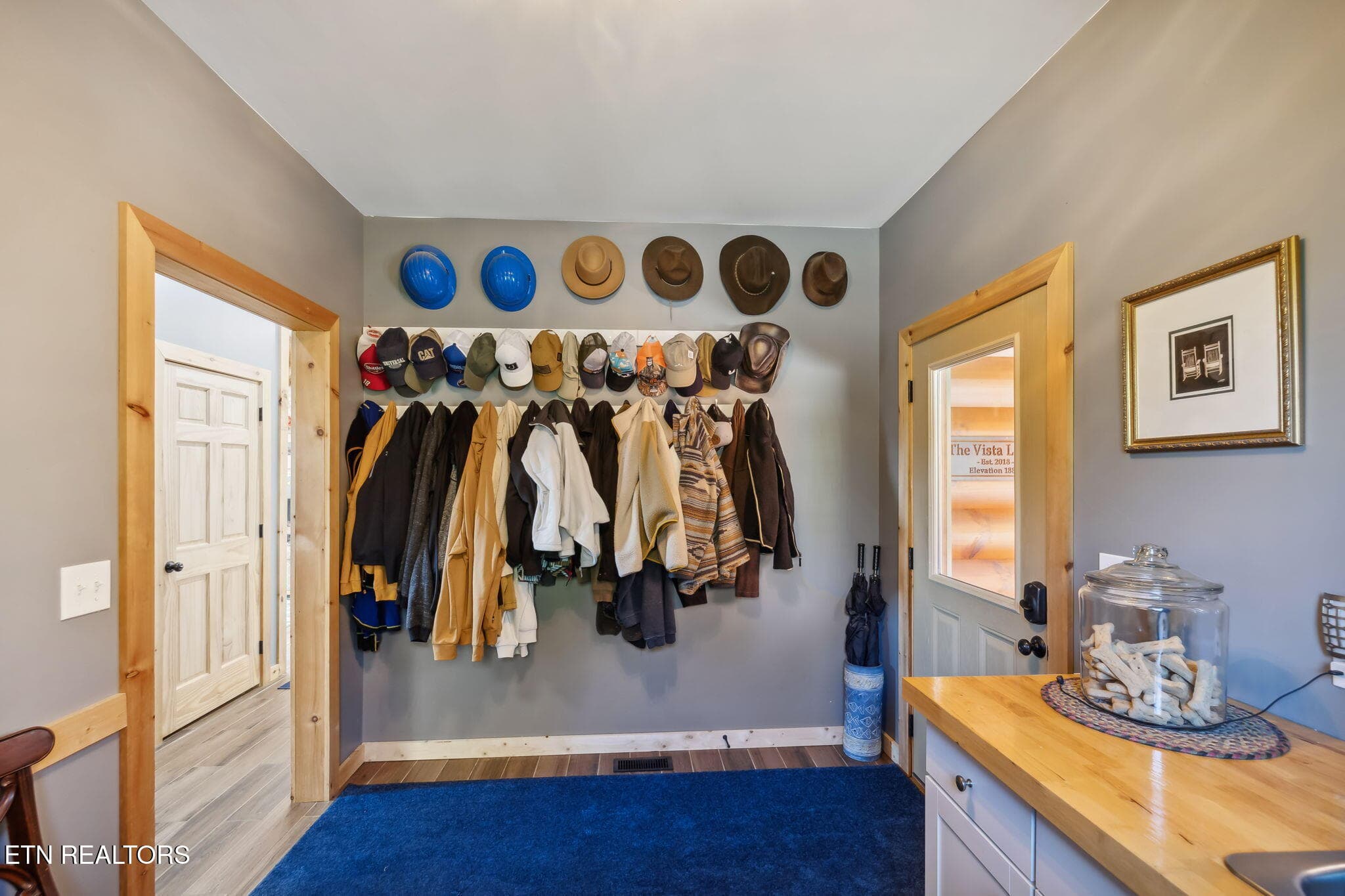 Side entry/mud room - 1642 Little Cove Rd, Sevierville, TN 37862