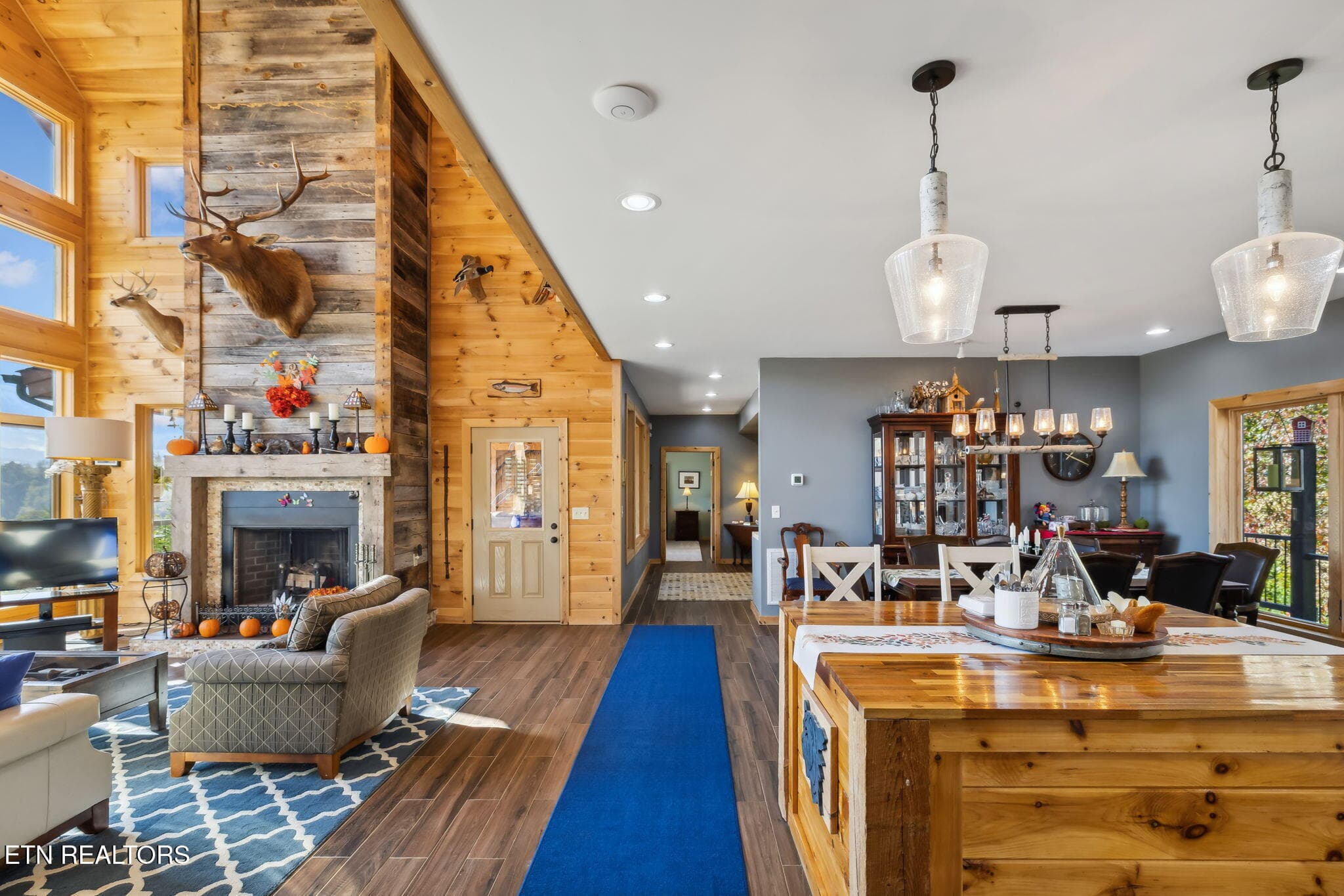 Open floor plan - 1642 Little Cove Rd, Sevierville, TN 37862