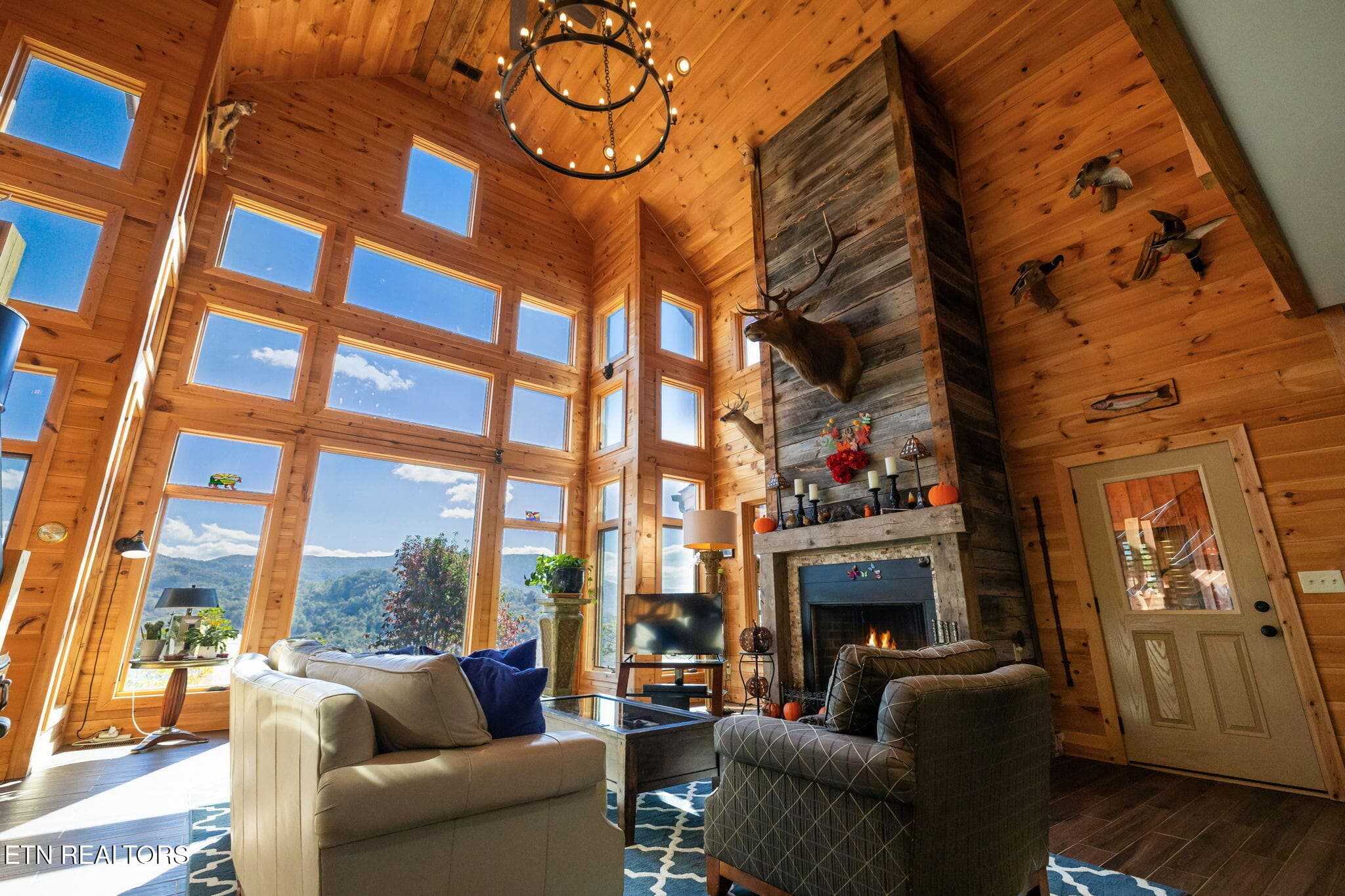 Great Room - 1642 Little Cove Rd, Sevierville, TN 37862