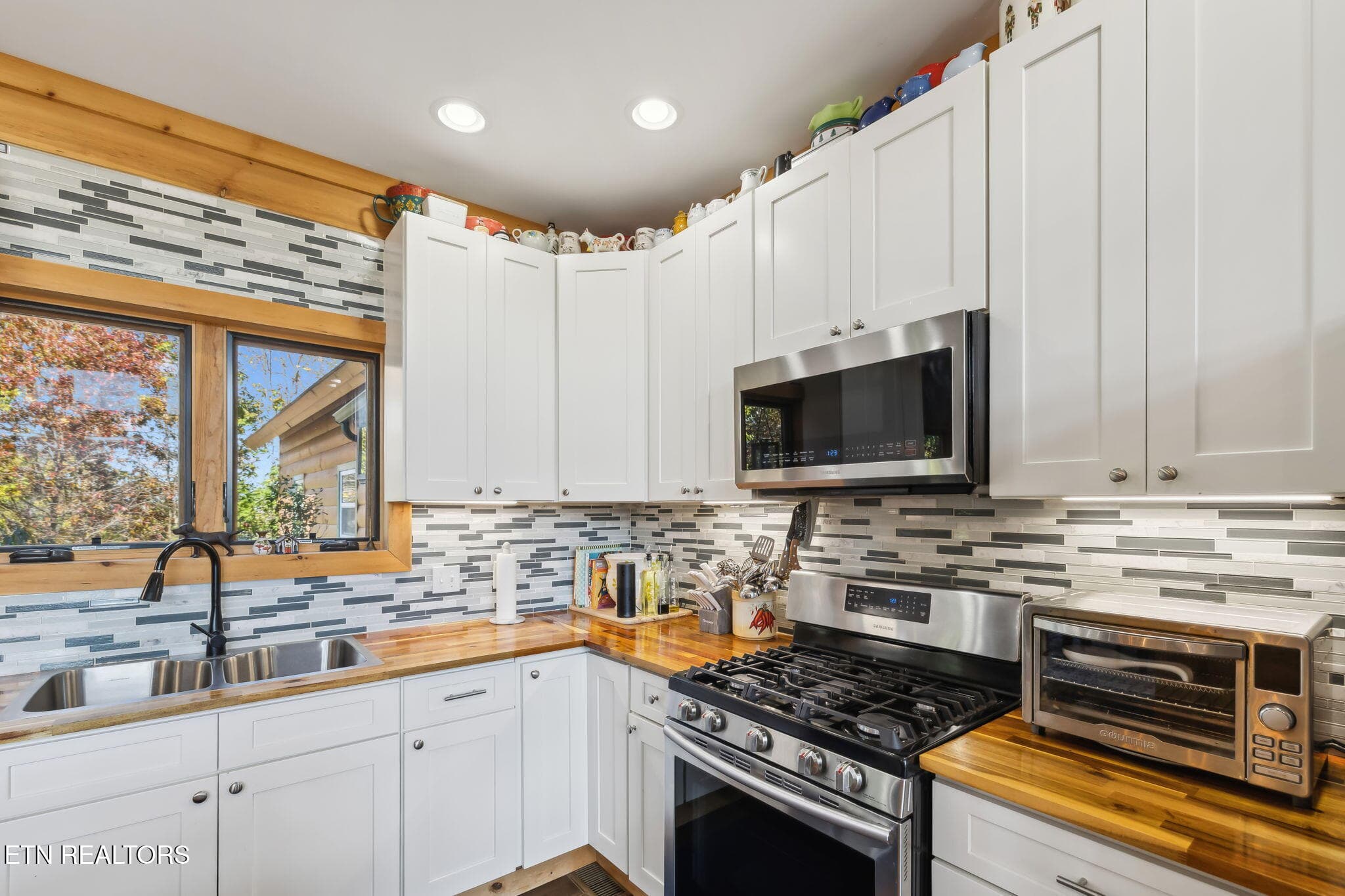 Kitchen - 1642 Little Cove Rd, Sevierville, TN 37862