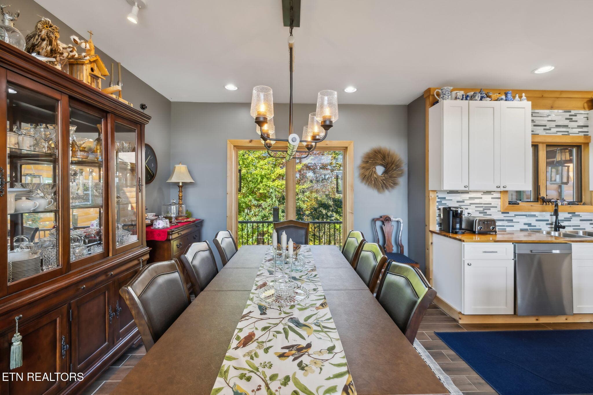 Dining - 1642 Little Cove Rd, Sevierville, TN 37862