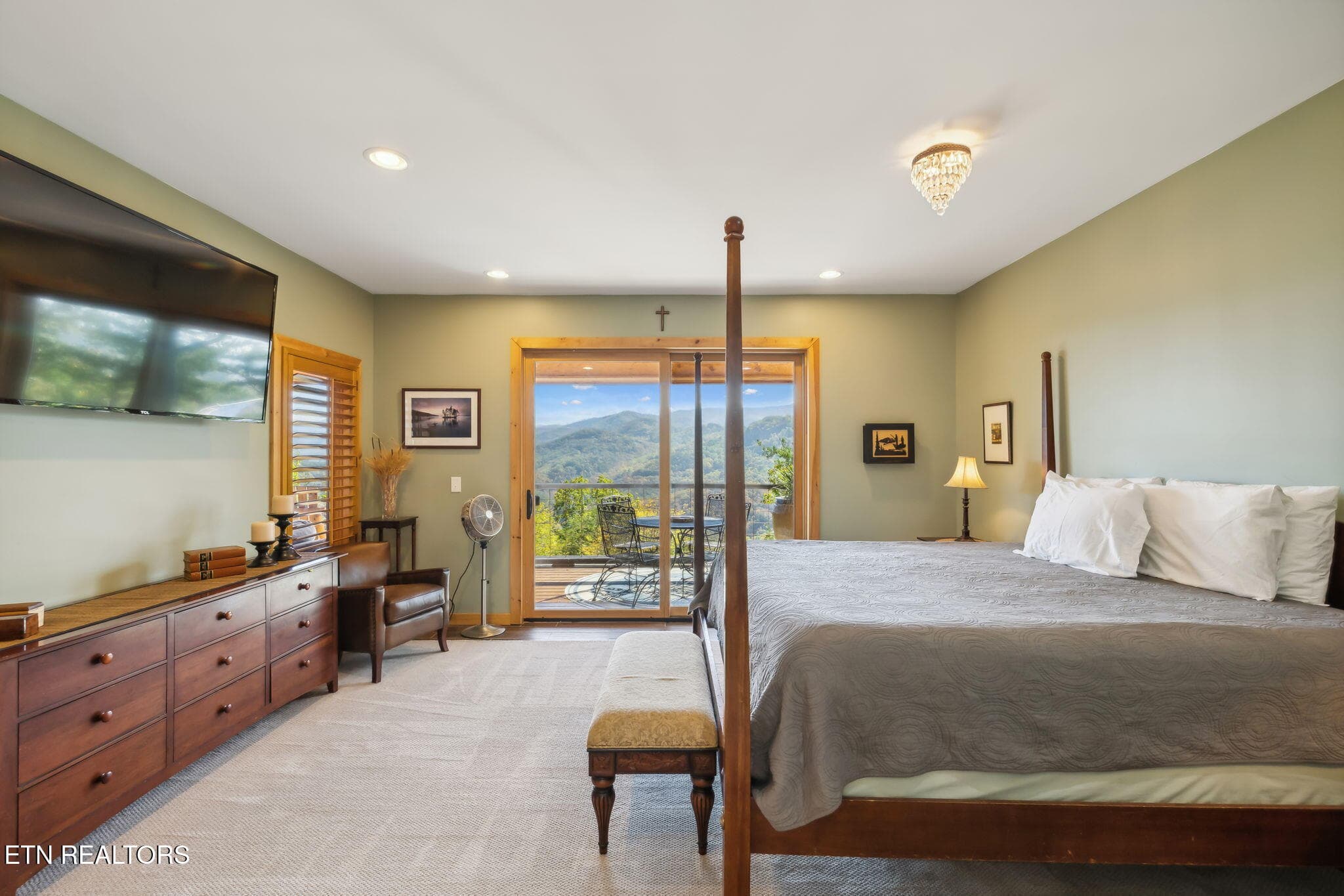 Main level suite - 1642 Little Cove Rd, Sevierville, TN 37862