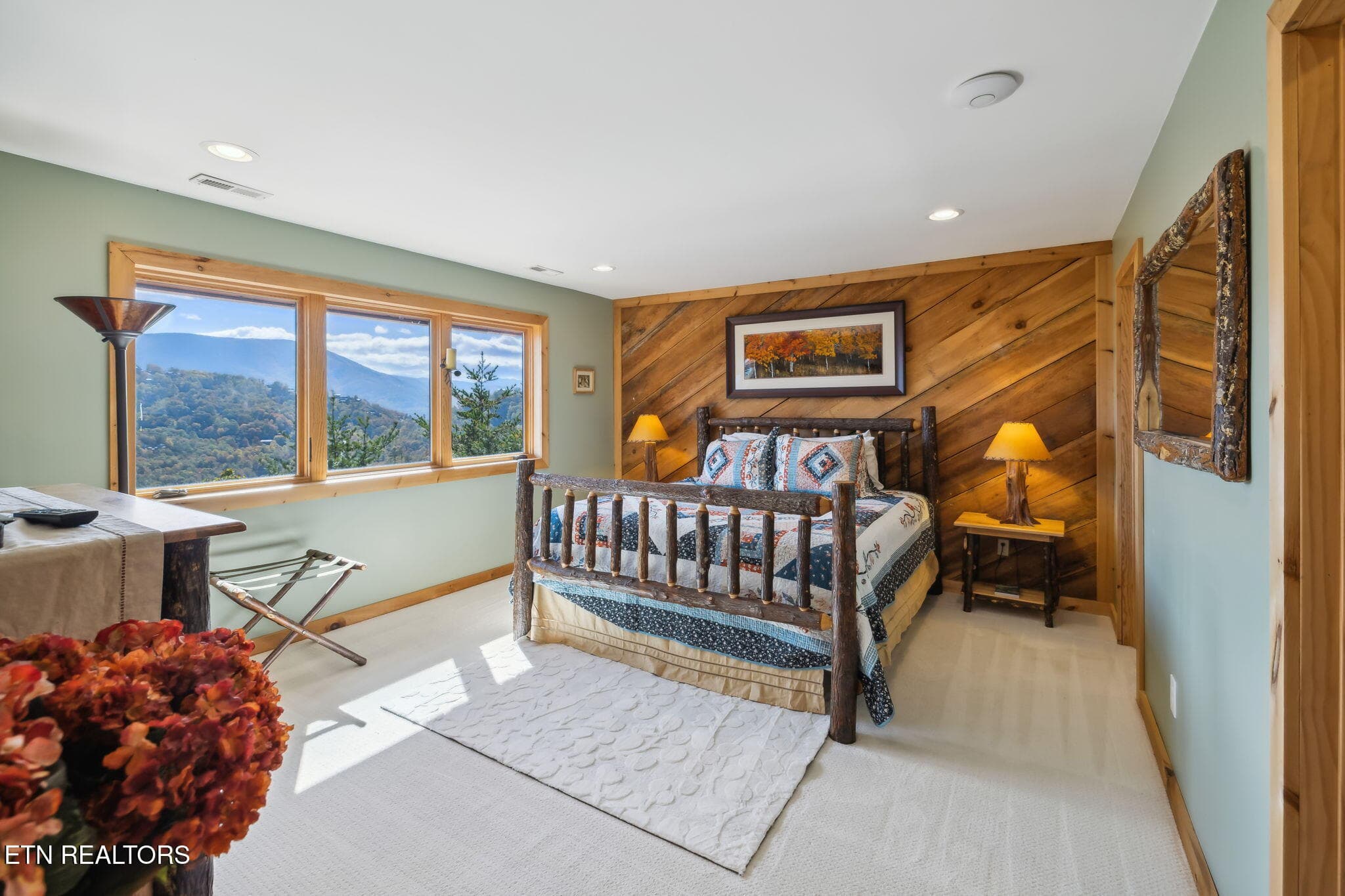 Upper suite 2 - 1642 Little Cove Rd, Sevierville, TN 37862