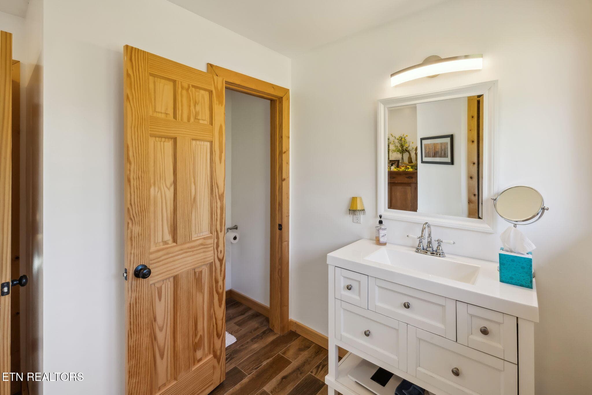Upper suite 2 bath - 1642 Little Cove Rd, Sevierville, TN 37862