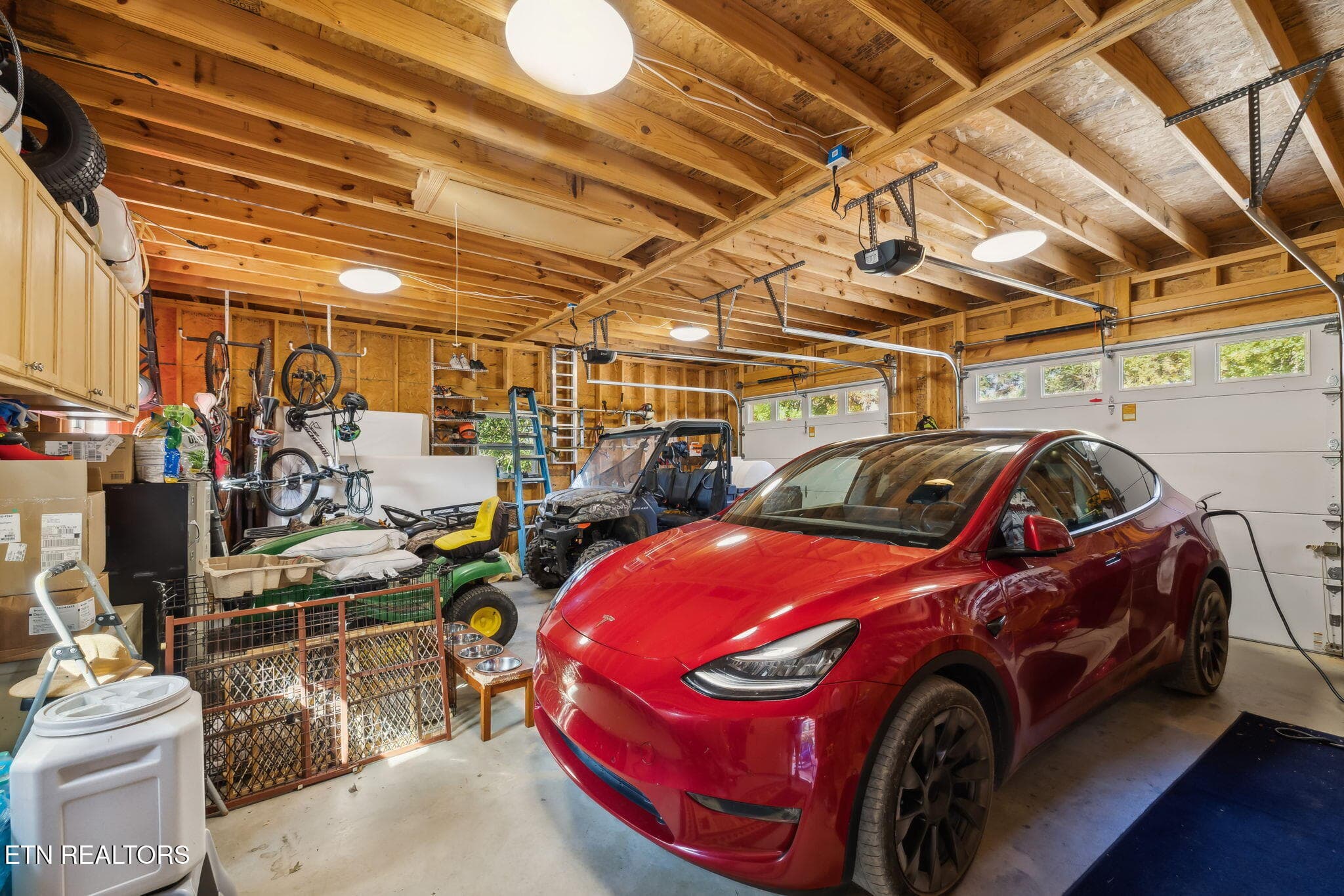 Electric charge station - 1642 Little Cove Rd, Sevierville, TN 37862