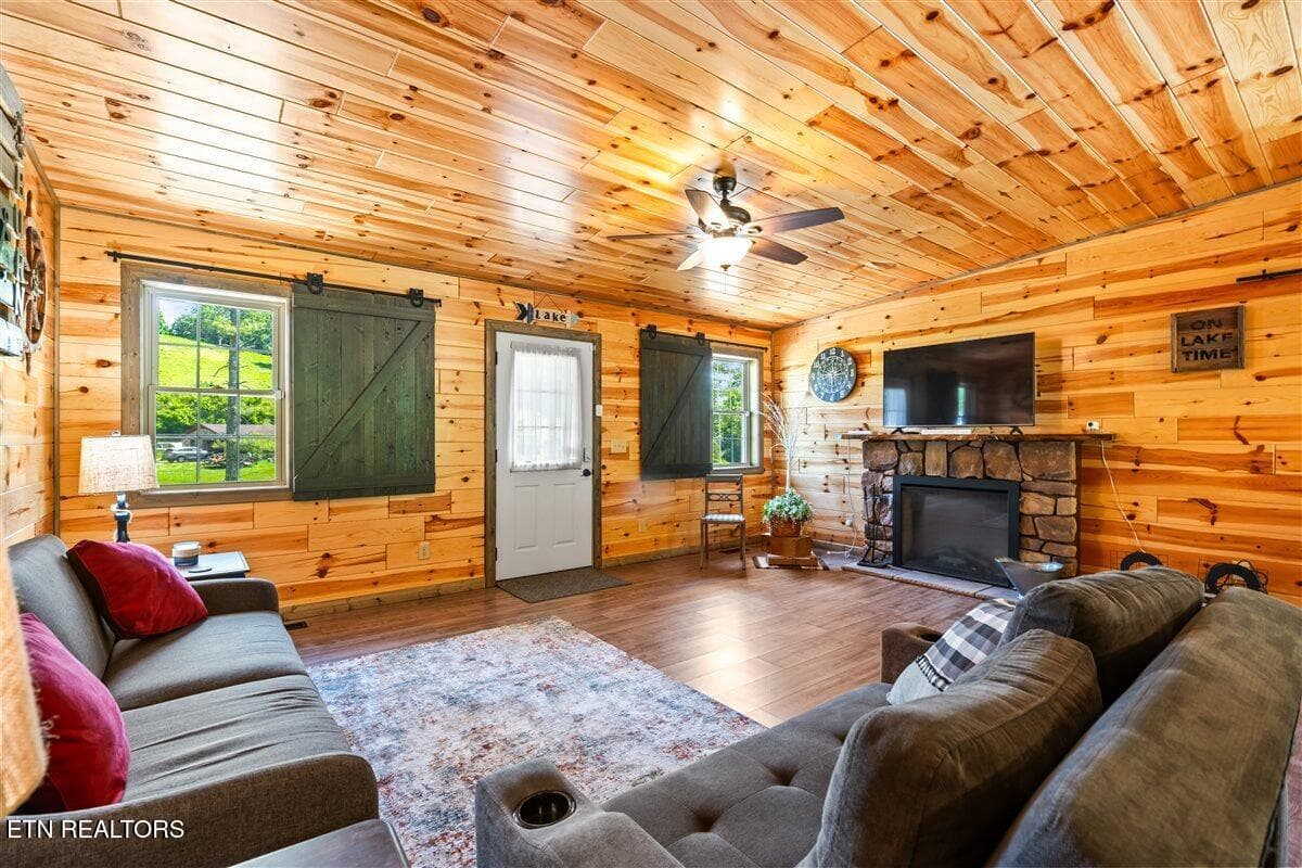10-542 Whitman Hollow Rd - 542 Whitman Hollow Rd, LaFollette, TN 37766