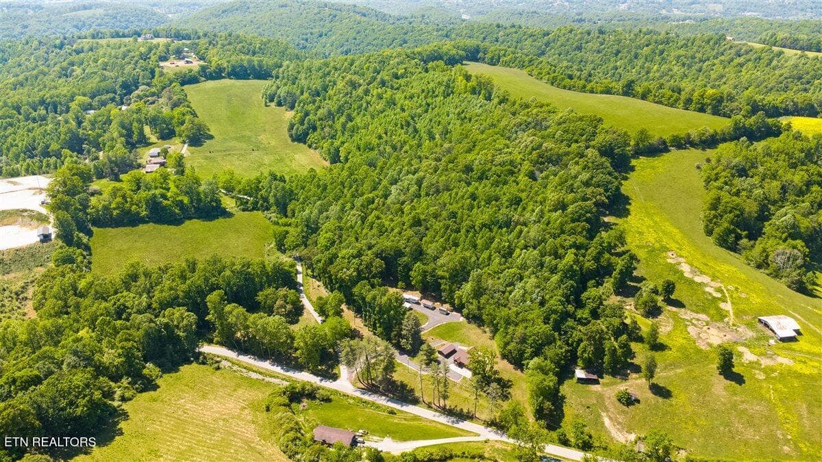 69-542 Whitman Hollow Rd - 542 Whitman Hollow Rd, LaFollette, TN 37766