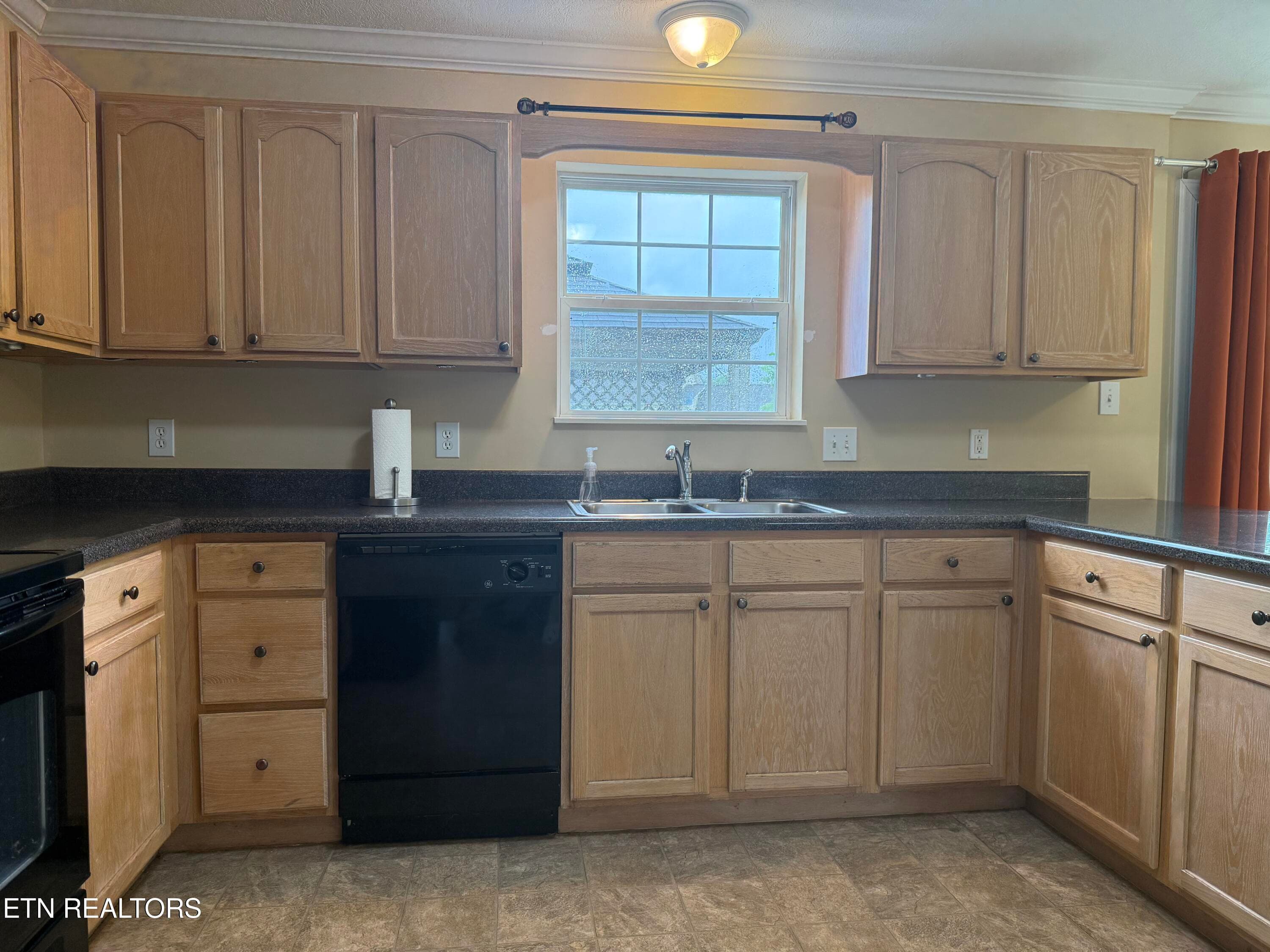 Kitchen 1 - 7847 Dawnview Rd, Powell, TN 37849
