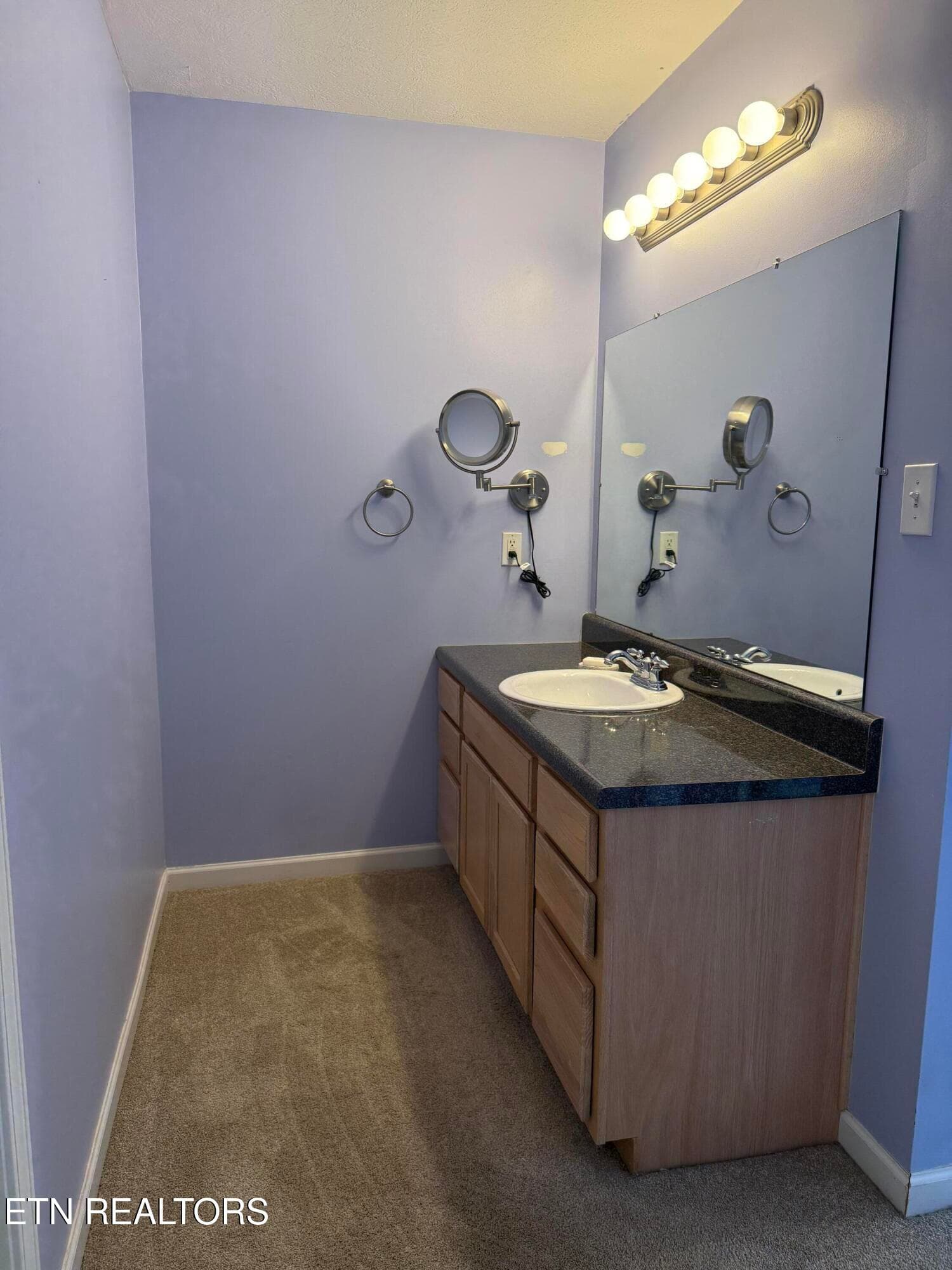 Owners Bath 2 - 7847 Dawnview Rd, Powell, TN 37849