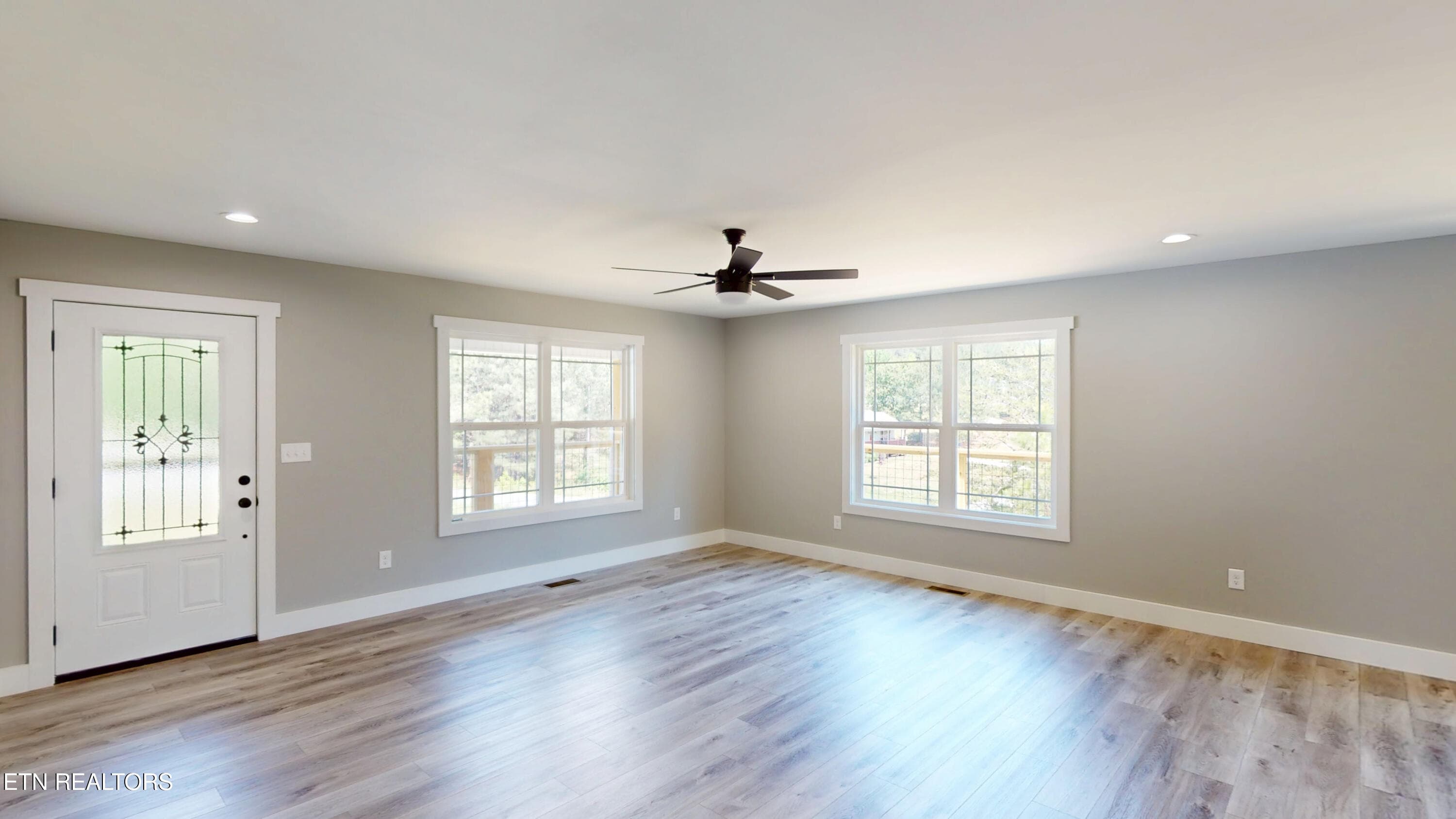 3-Living Room 1.5 - 328 Sunny View Rd, Dayton, TN 37321