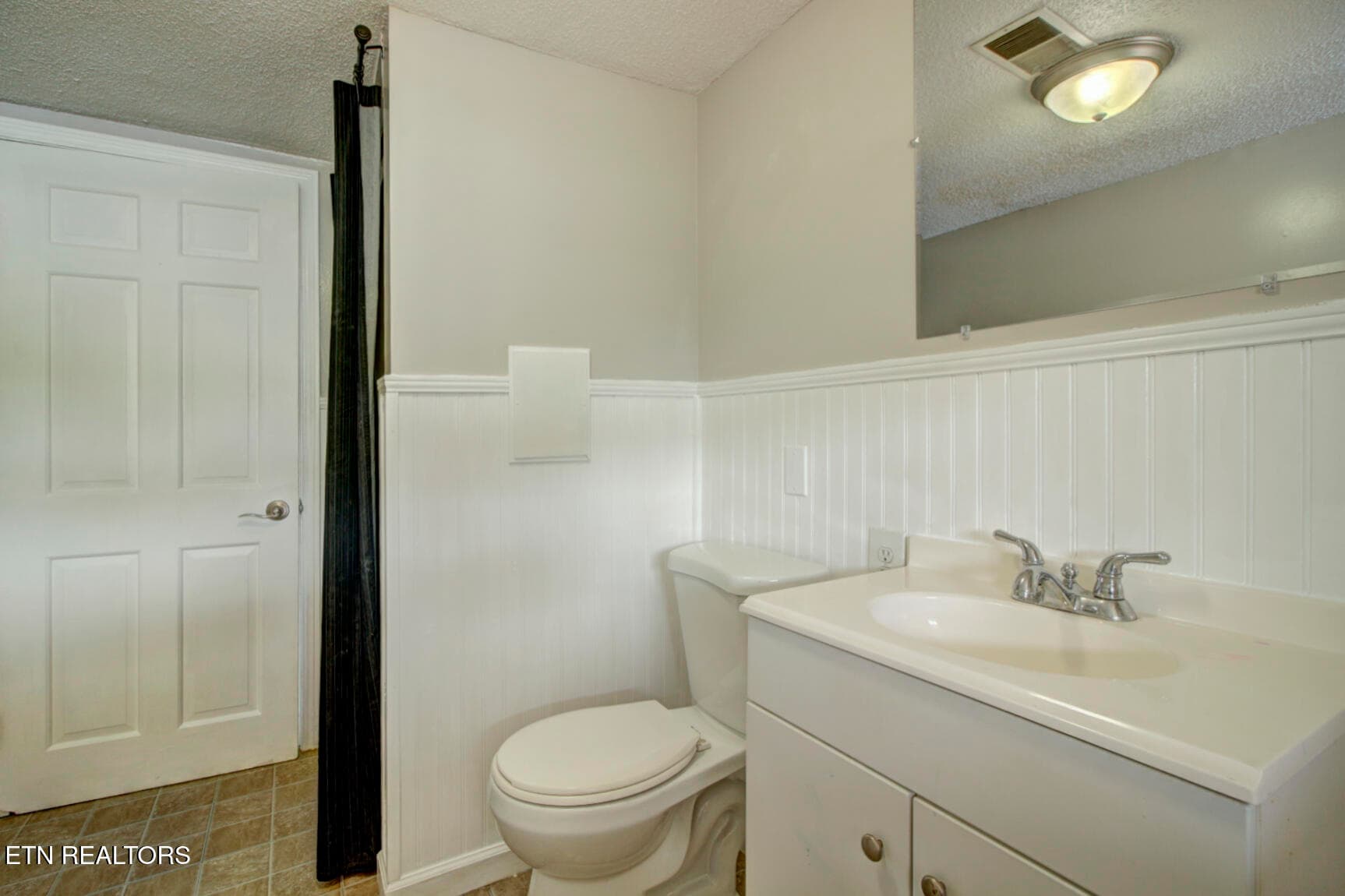 Downstairs Full Bath - 5801 Outer Drive, Knoxville, TN 37921, Knoxville