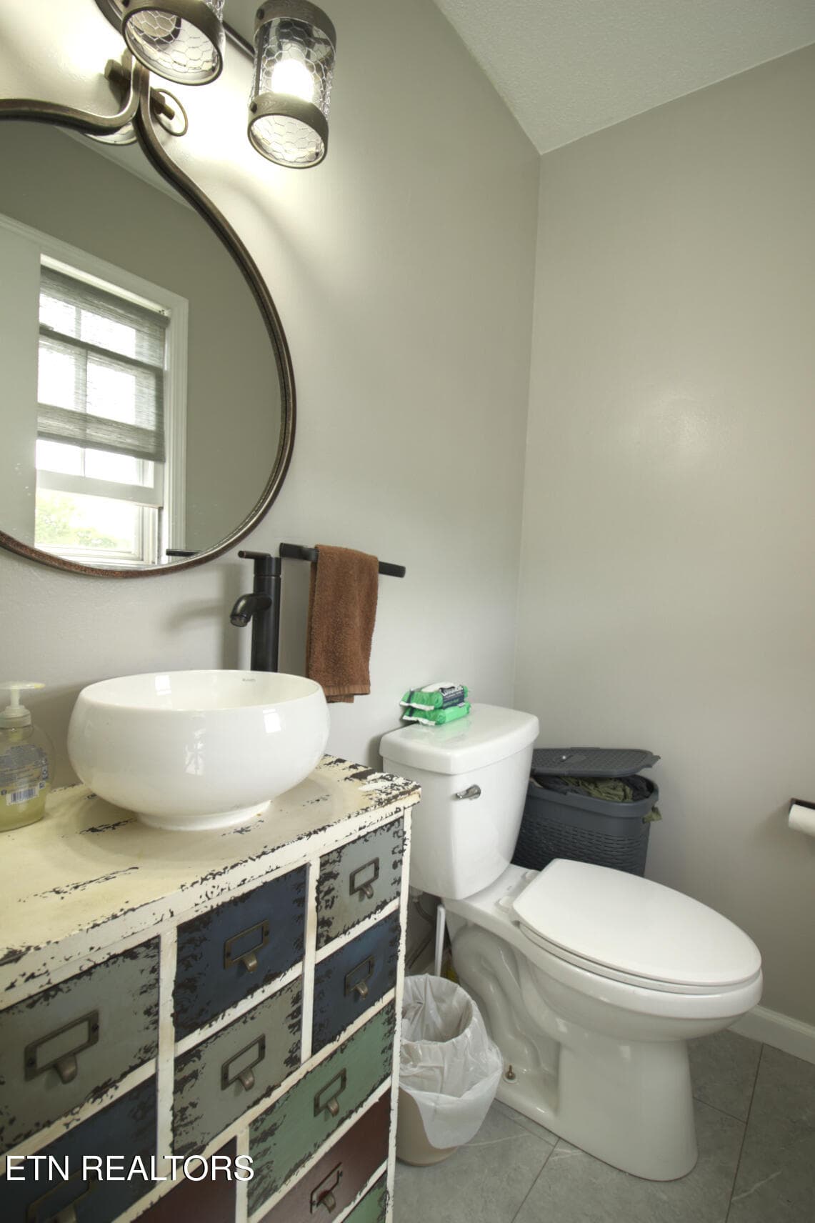 Primary Half Bath - 5801 Outer Drive, Knoxville, TN 37921, Knoxville