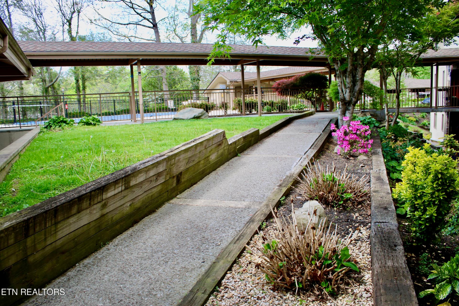 woodlands pool walkway 2 - 224 Woodland Rd UNIT 103, Gatlinburg, TN 37738