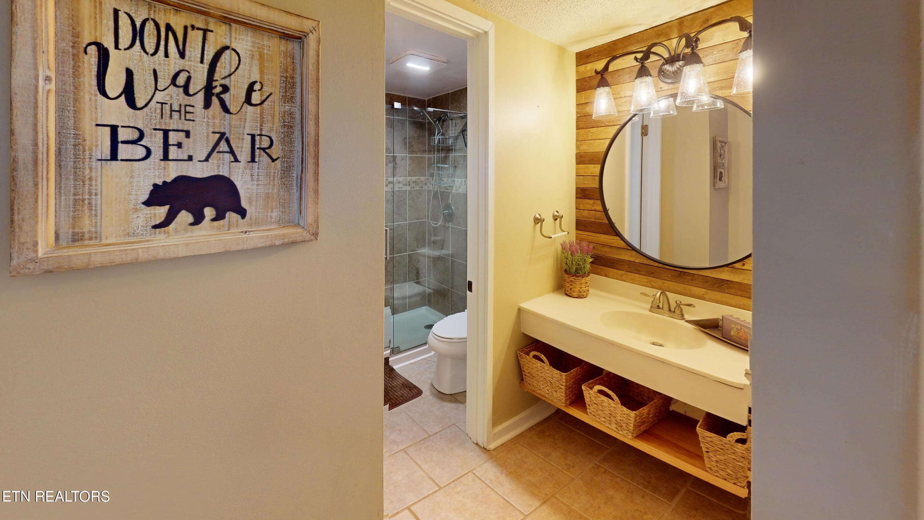 1081-Cove-Rd-Sevierville-TN-Bathroom - 1081 Cove Rd 614, Sevierville, TN 37876, Sevierville