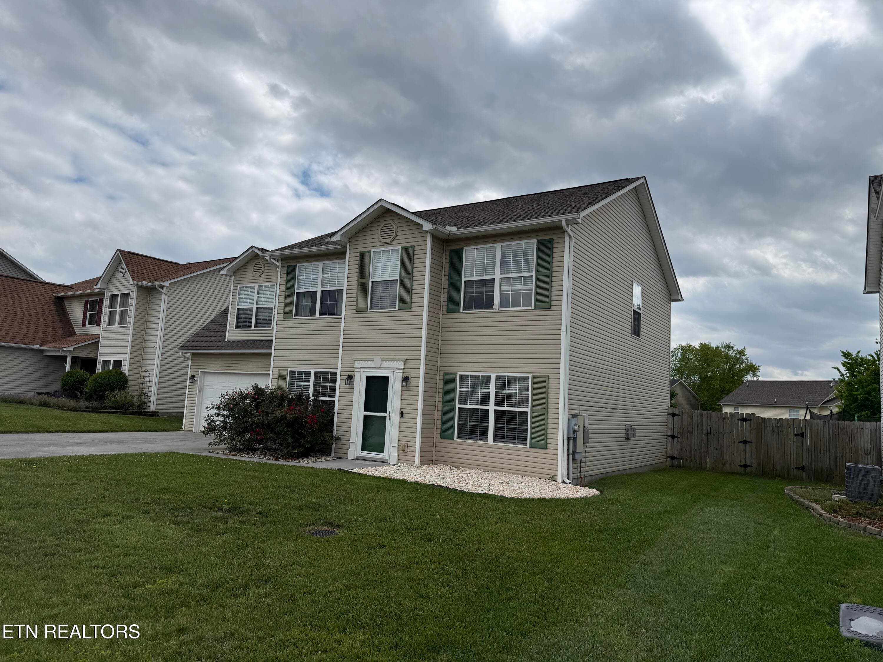Front of Home 3 - 7847 Dawnview Rd, Powell, TN 37849