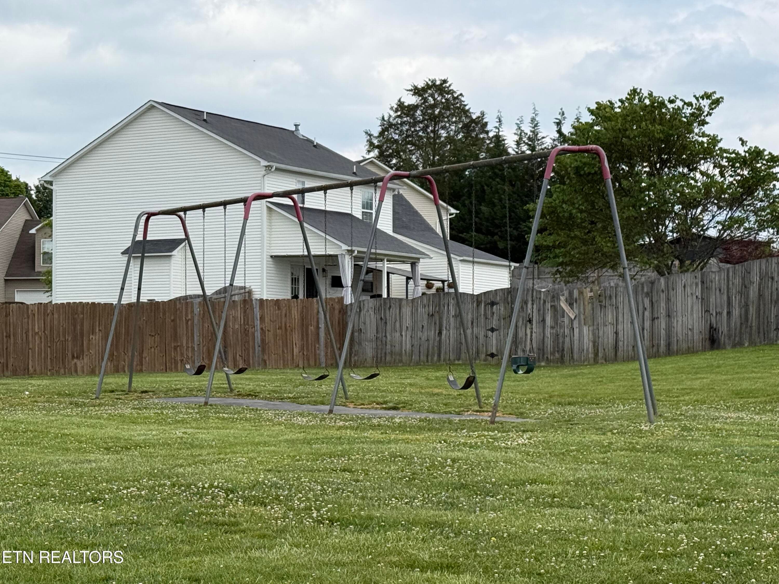 Public Area 3 - 7847 Dawnview Rd, Powell, TN 37849