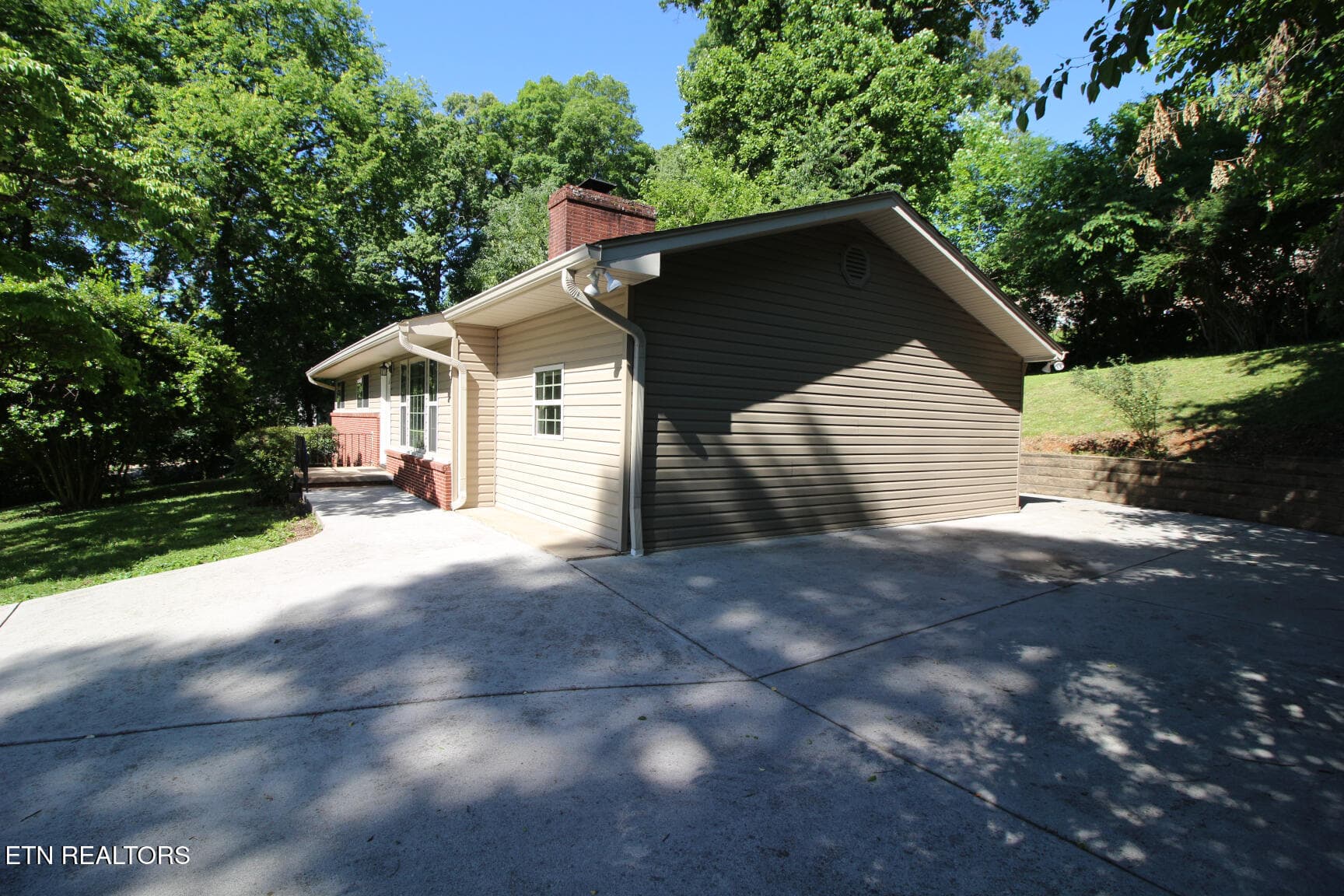 Newer Roof - 1603 Hope Way, Knoxville, TN 37909, Knoxville