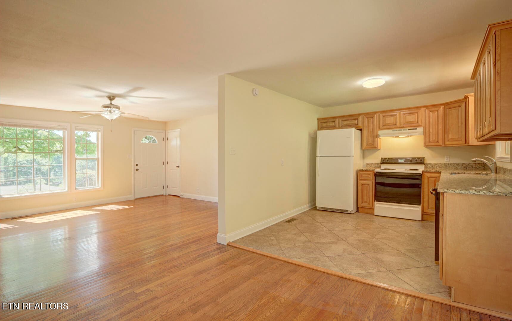 Updated Kitchen - 1603 Hope Way, Knoxville, TN 37909, Knoxville