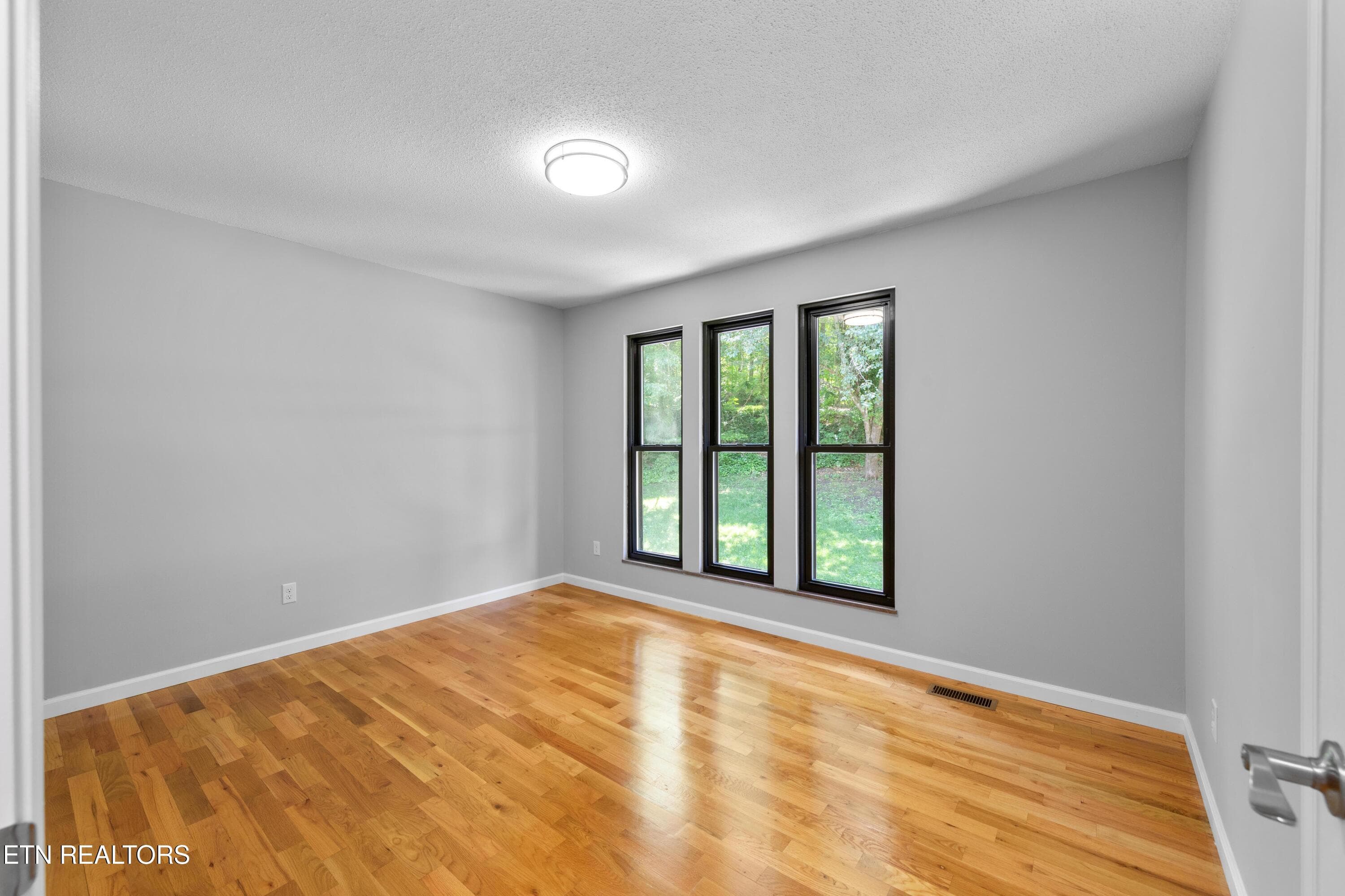 030A8681 - 235 S Ridge Rd, Knoxville, TN 37920