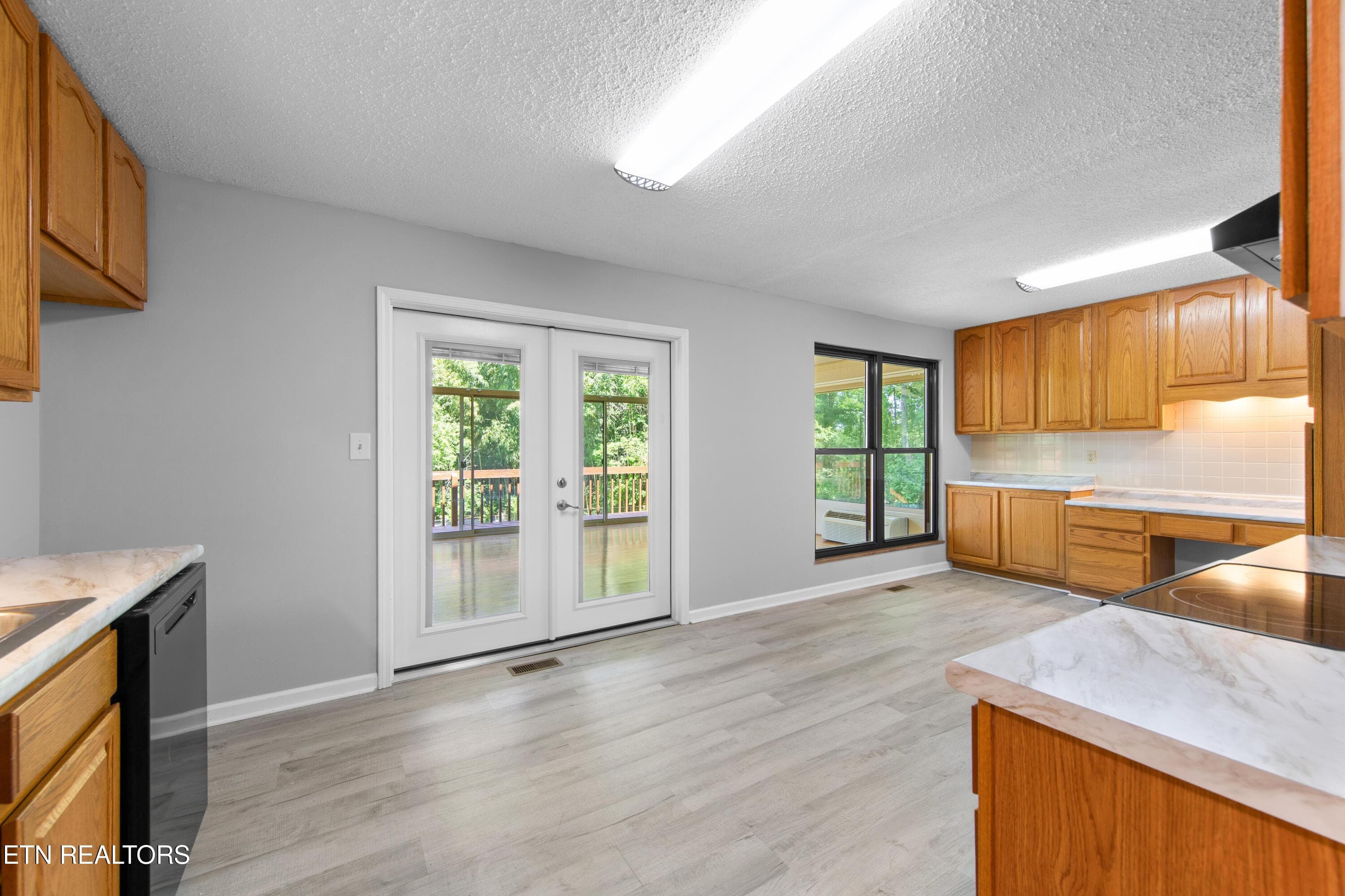 030A8728 - 235 S Ridge Rd, Knoxville, TN 37920