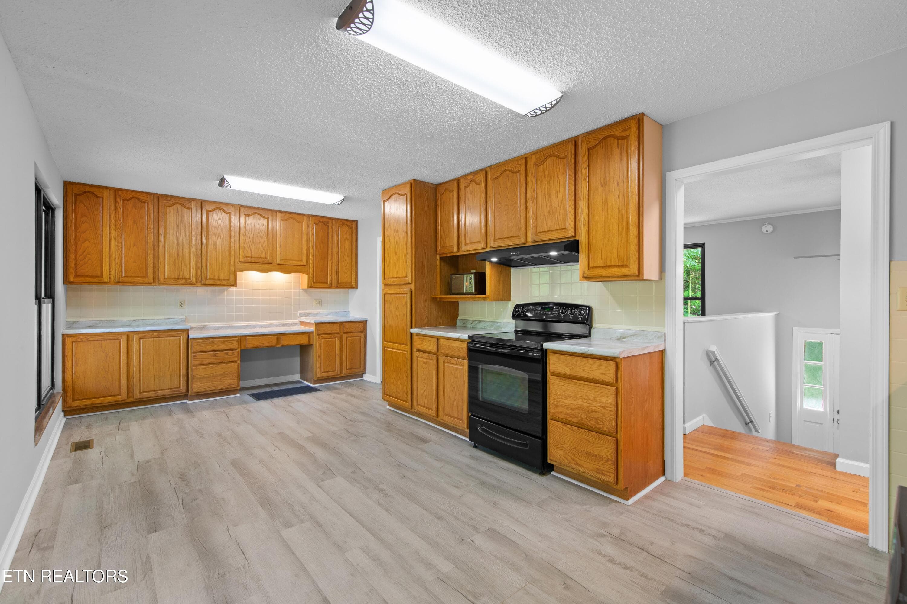 030A8736 - 235 S Ridge Rd, Knoxville, TN 37920