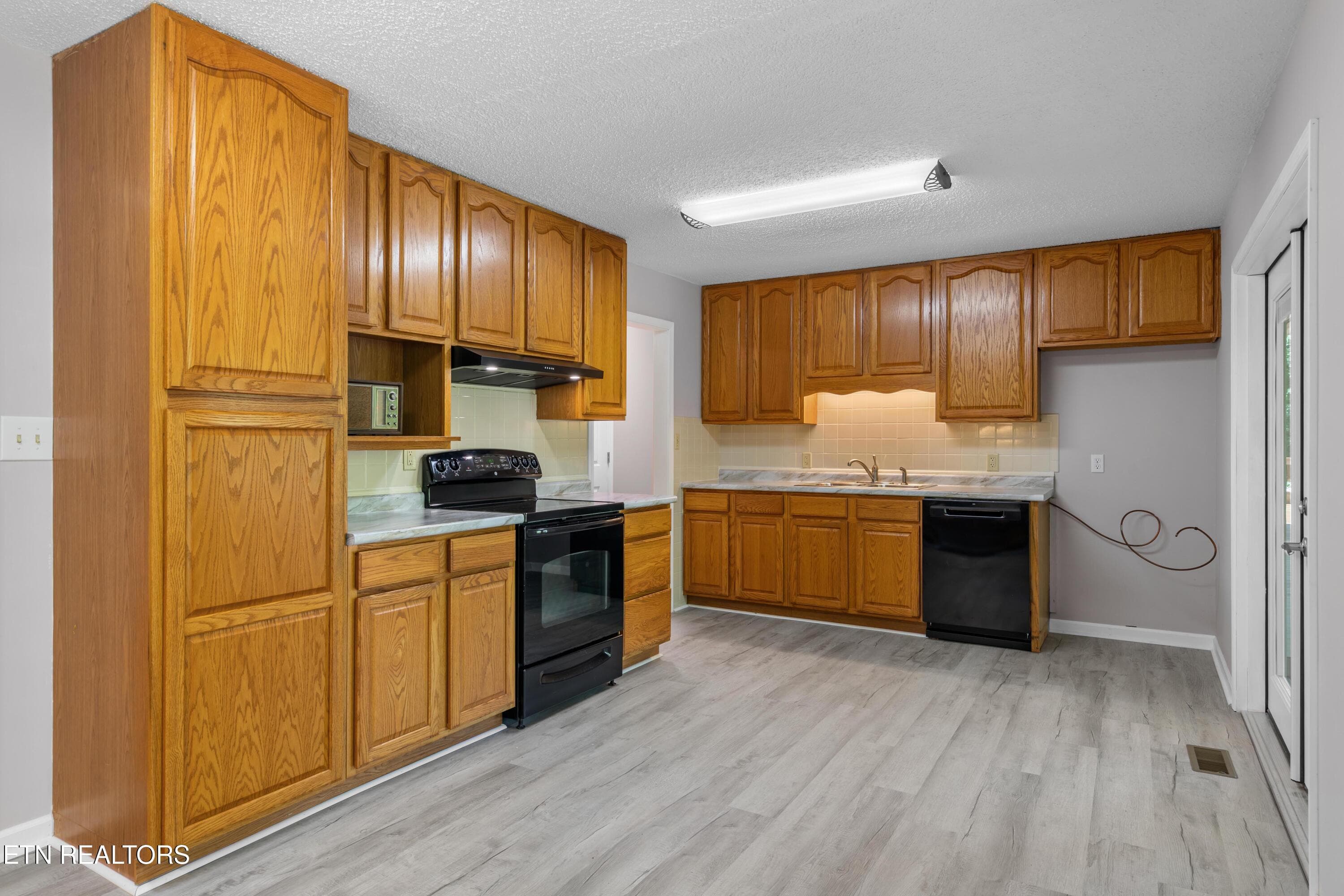 030A8742 - 235 S Ridge Rd, Knoxville, TN 37920