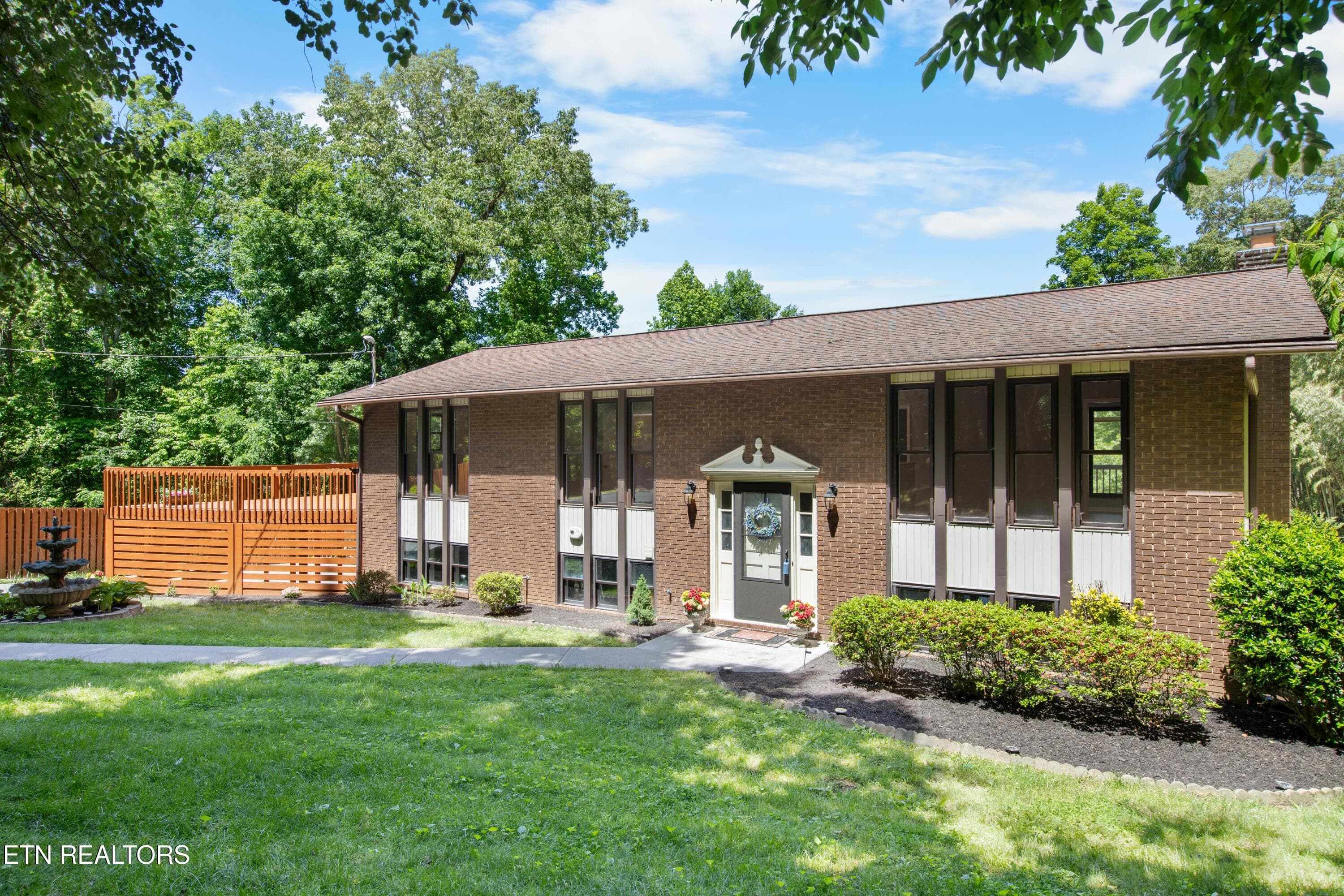 030A8883 - 235 S Ridge Rd, Knoxville, TN 37920
