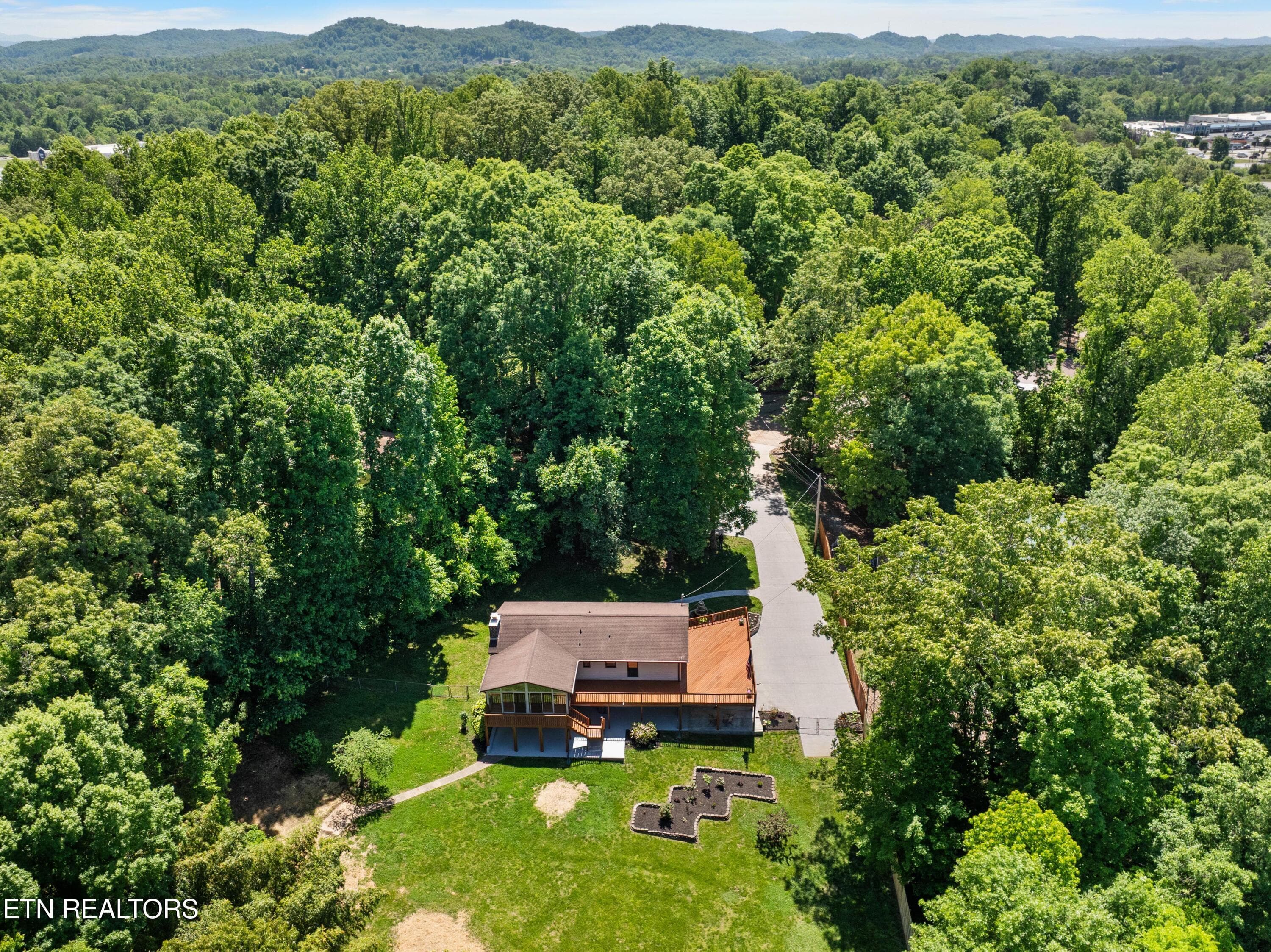 DJI_0981 - 235 S Ridge Rd, Knoxville, TN 37920