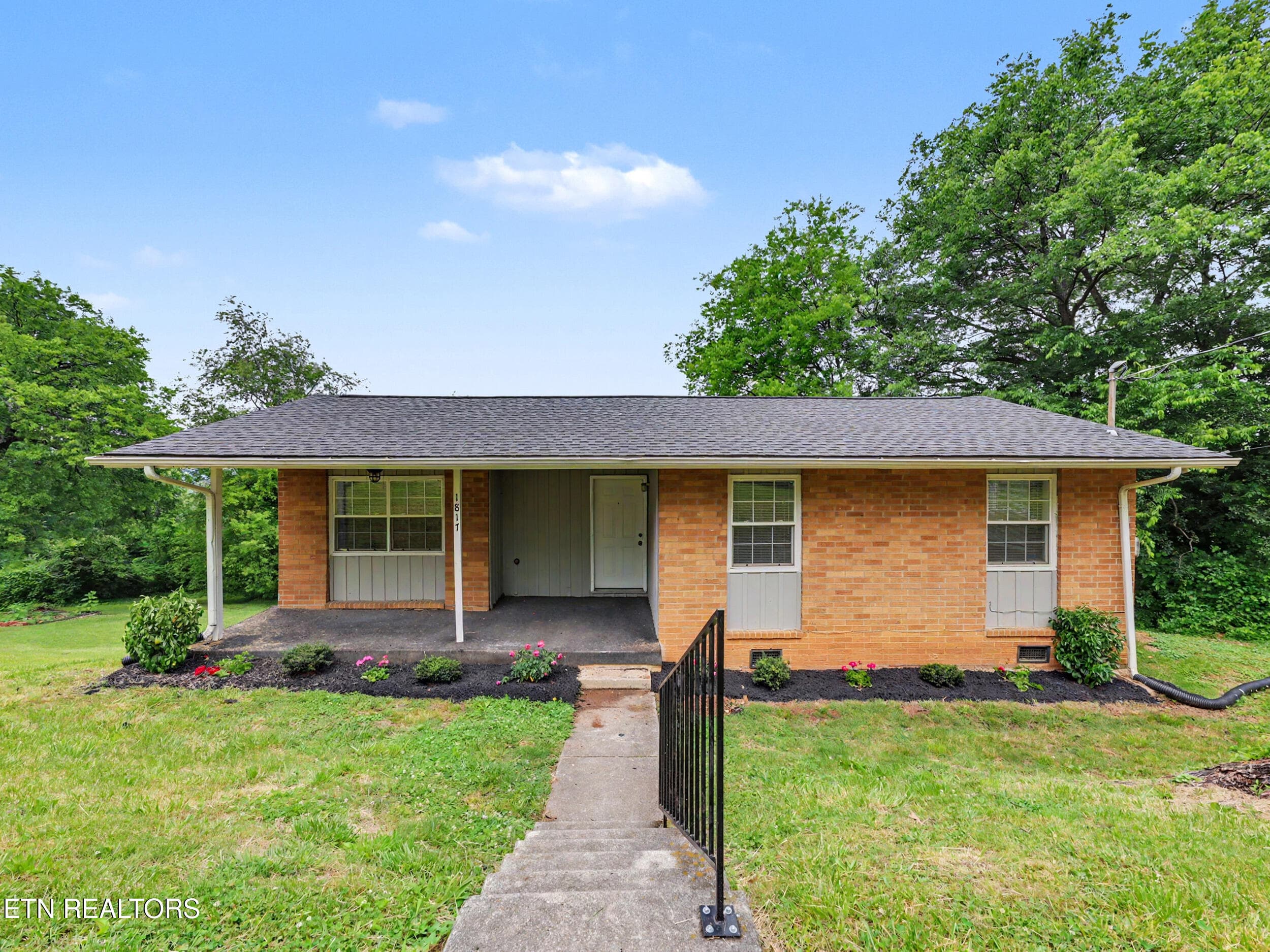 1_img_3017 - 1817 Rosedale Ave, Knoxville, TN 37915, Knoxville