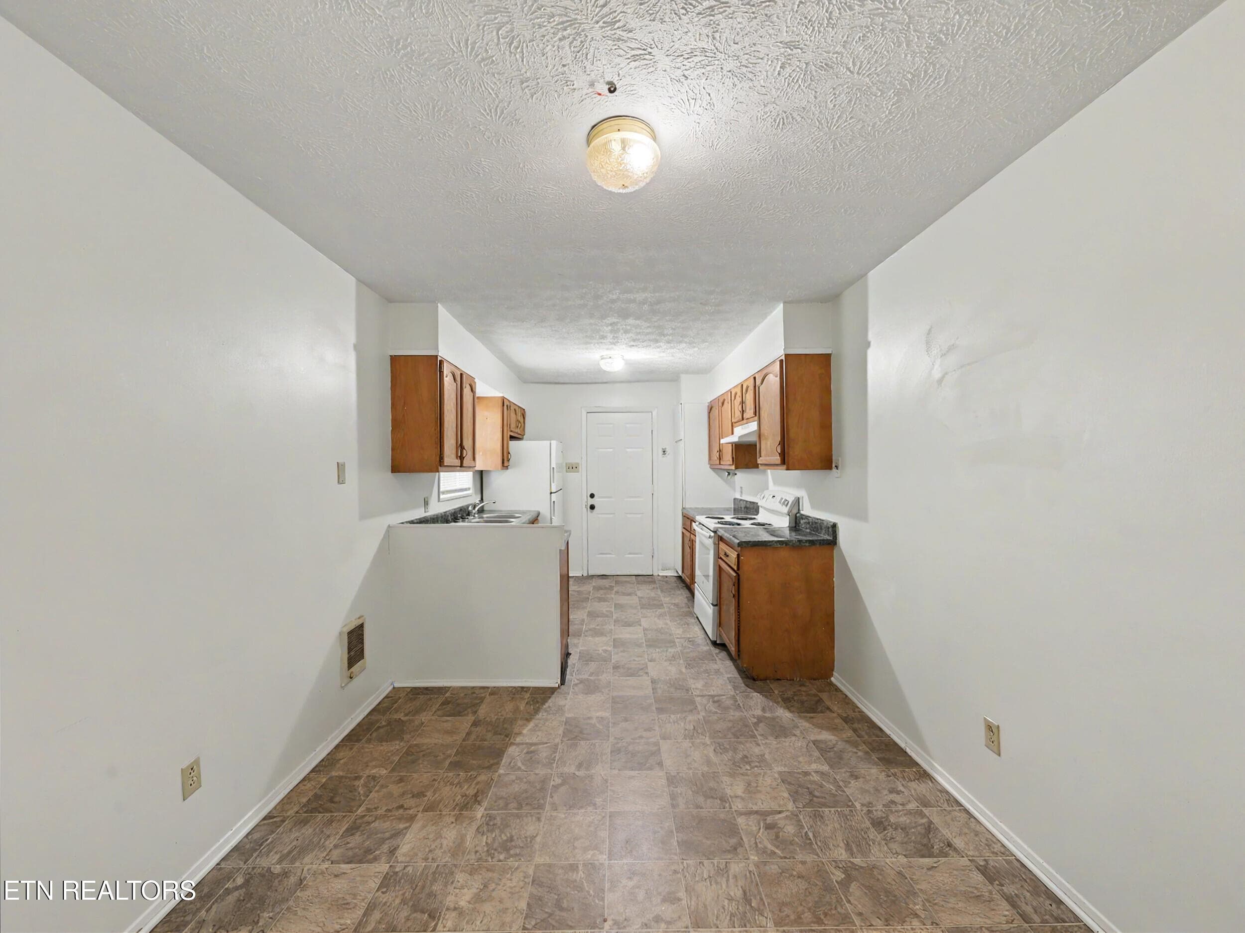 8_img_2921 - 1817 Rosedale Ave, Knoxville, TN 37915, Knoxville