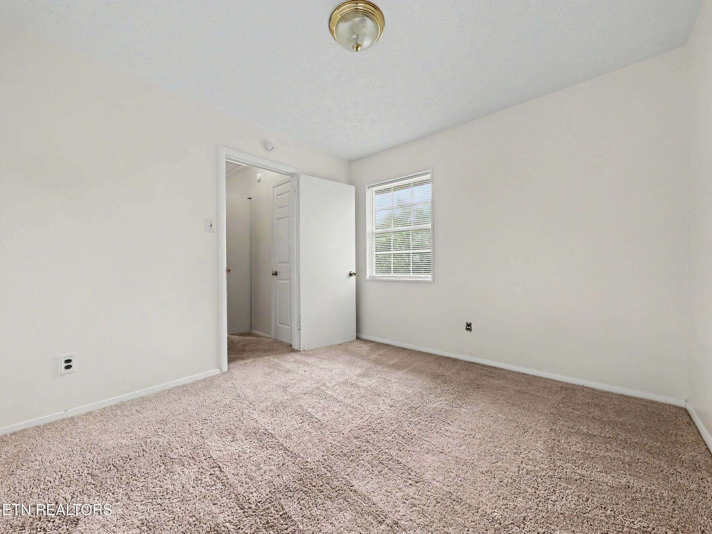16_img_2966 - 1817 Rosedale Ave, Knoxville, TN 37915, Knoxville