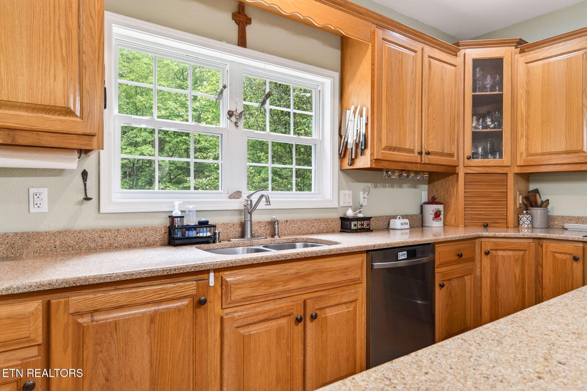 38-web-or-mls-500 Cliff Park Rd_184_TNPC - 500 Cliff Park Rd, Monterey, TN 38574