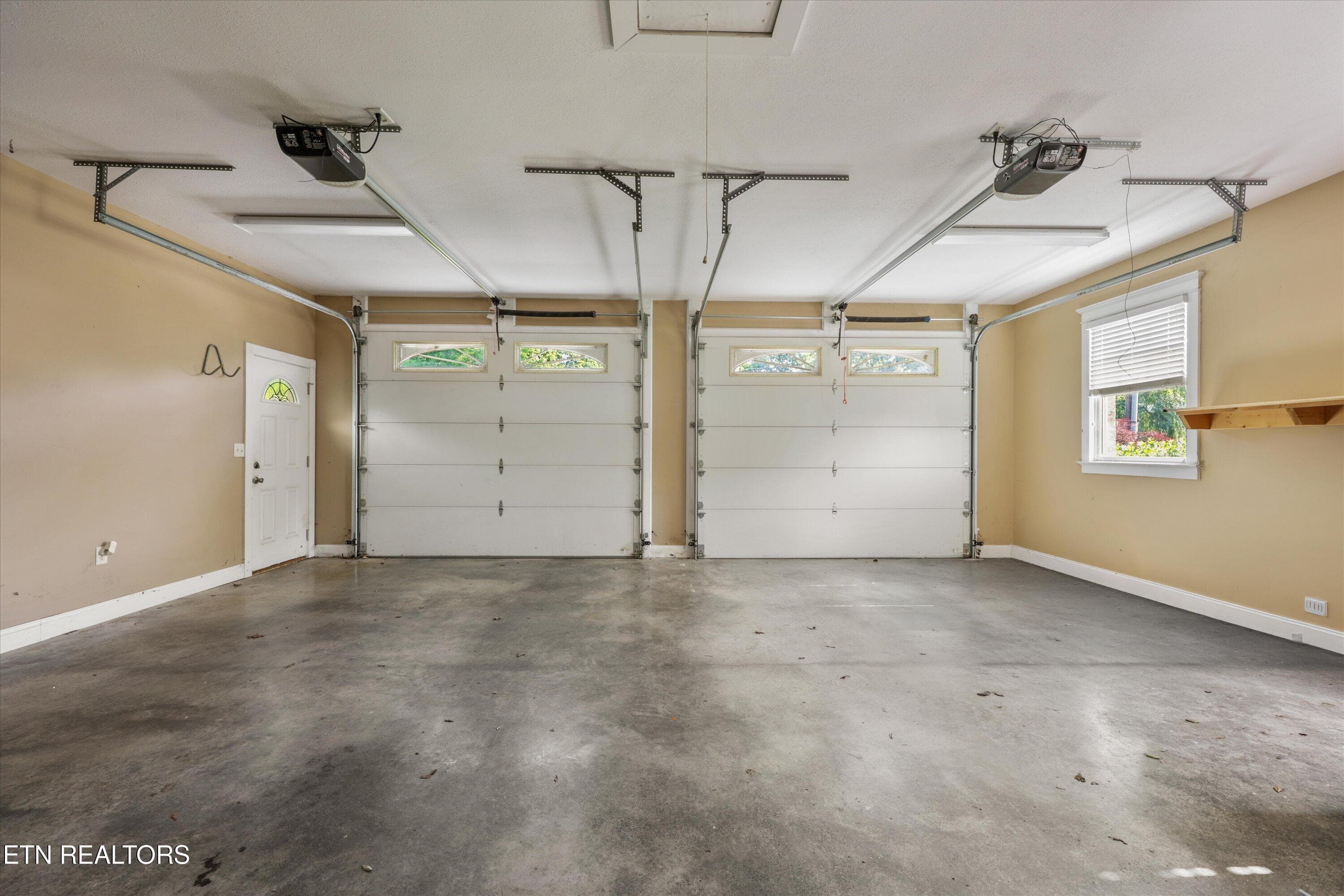 25-2177 Riverview Dr 33 - 2177 Riverview Drive, Dandridge, TN 37725, Dandridge