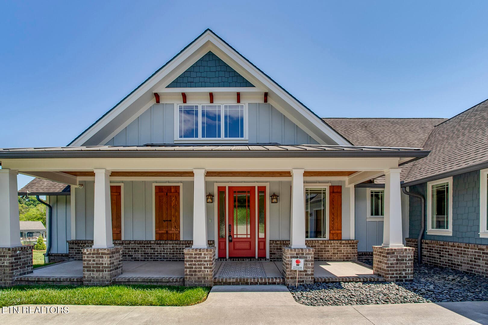 04_EmoryChurchRoad_917_FrontPorch - 917 Emory Church Rd, Knoxville, TN 37922