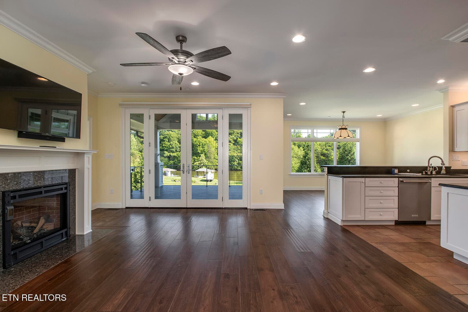 07_EmoryChurchRoad_917_Living-Kitchen - 917 Emory Church Rd, Knoxville, TN 37922